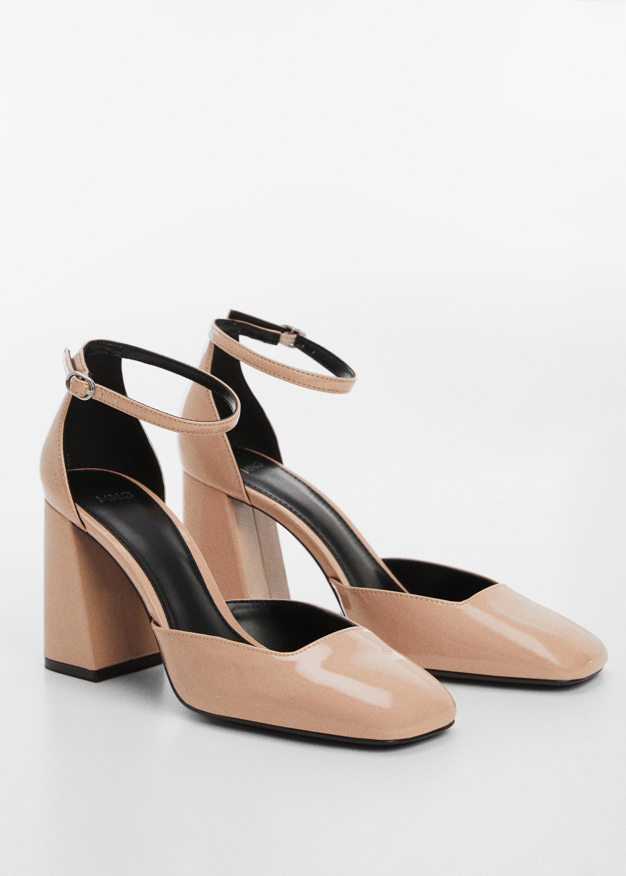 Pumps mit Lackleder-Effekt - Mittlere Ansicht, Nude. Ref: 67085148-00.