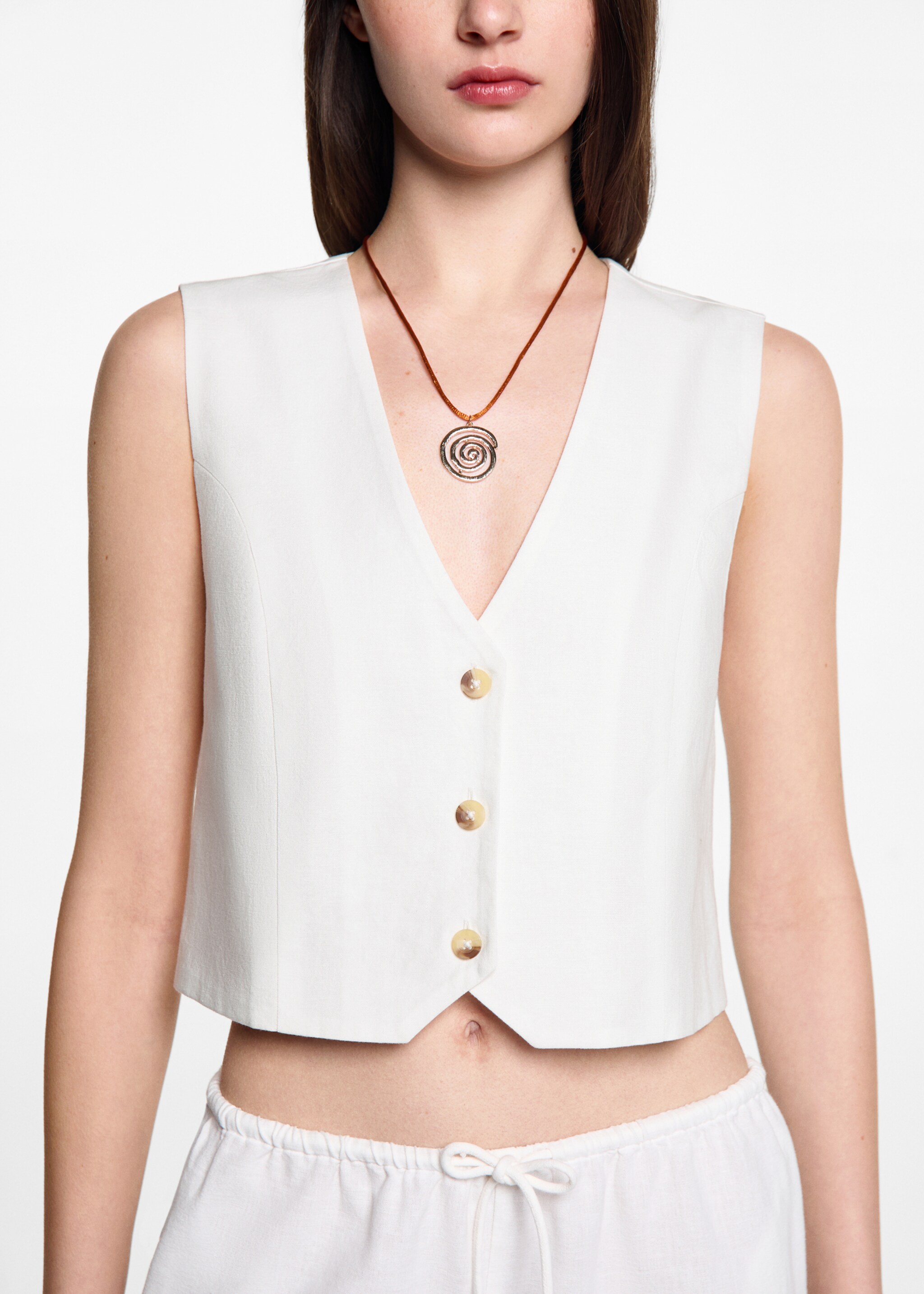 Chaleco lino botones - Detalle del artículo 6, Blanco roto. Ref: 67085155-00.