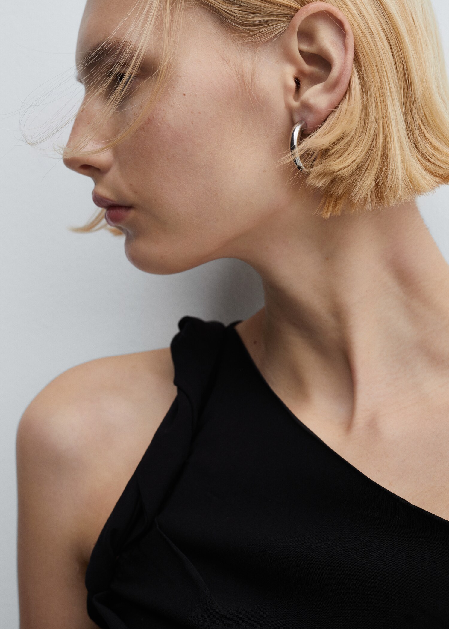 Asymmetric ruched top - Details of the article 1