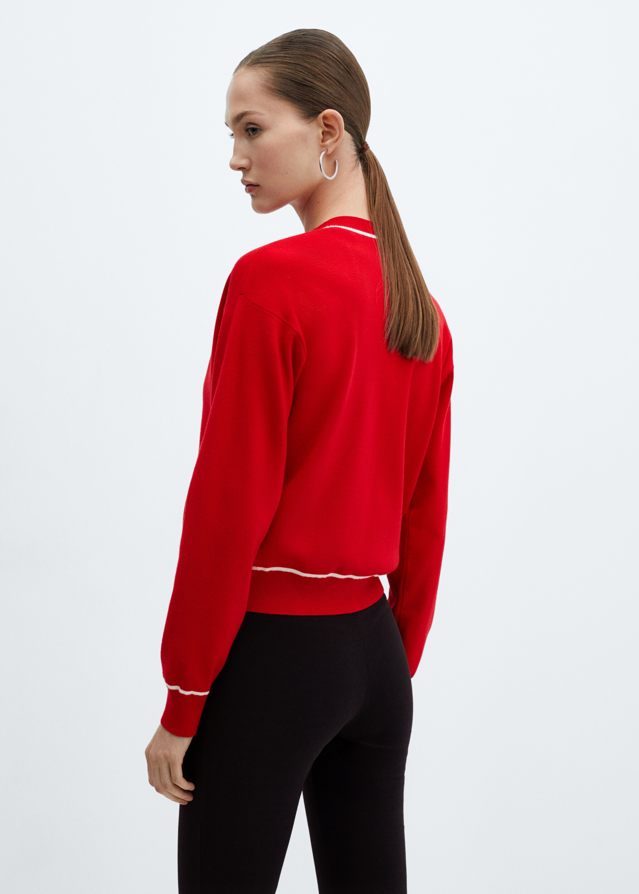 Cardigan mit Kontrastborten - Rückseite des Artikels