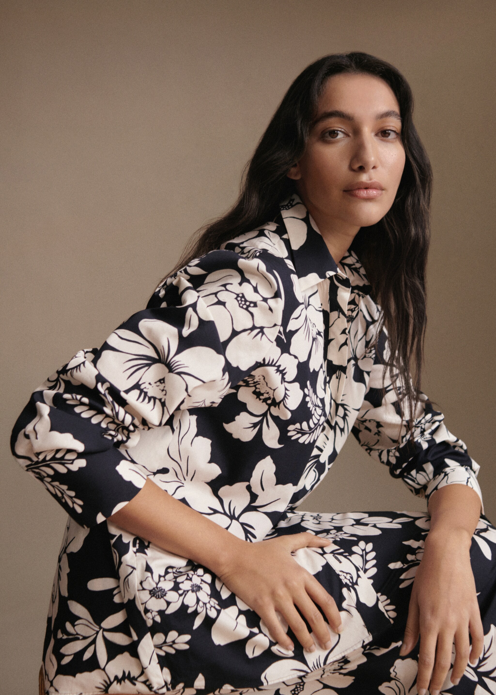 100% cotton floral-print shirt - Details of the article 7, Black. Ref: 67085751-00.