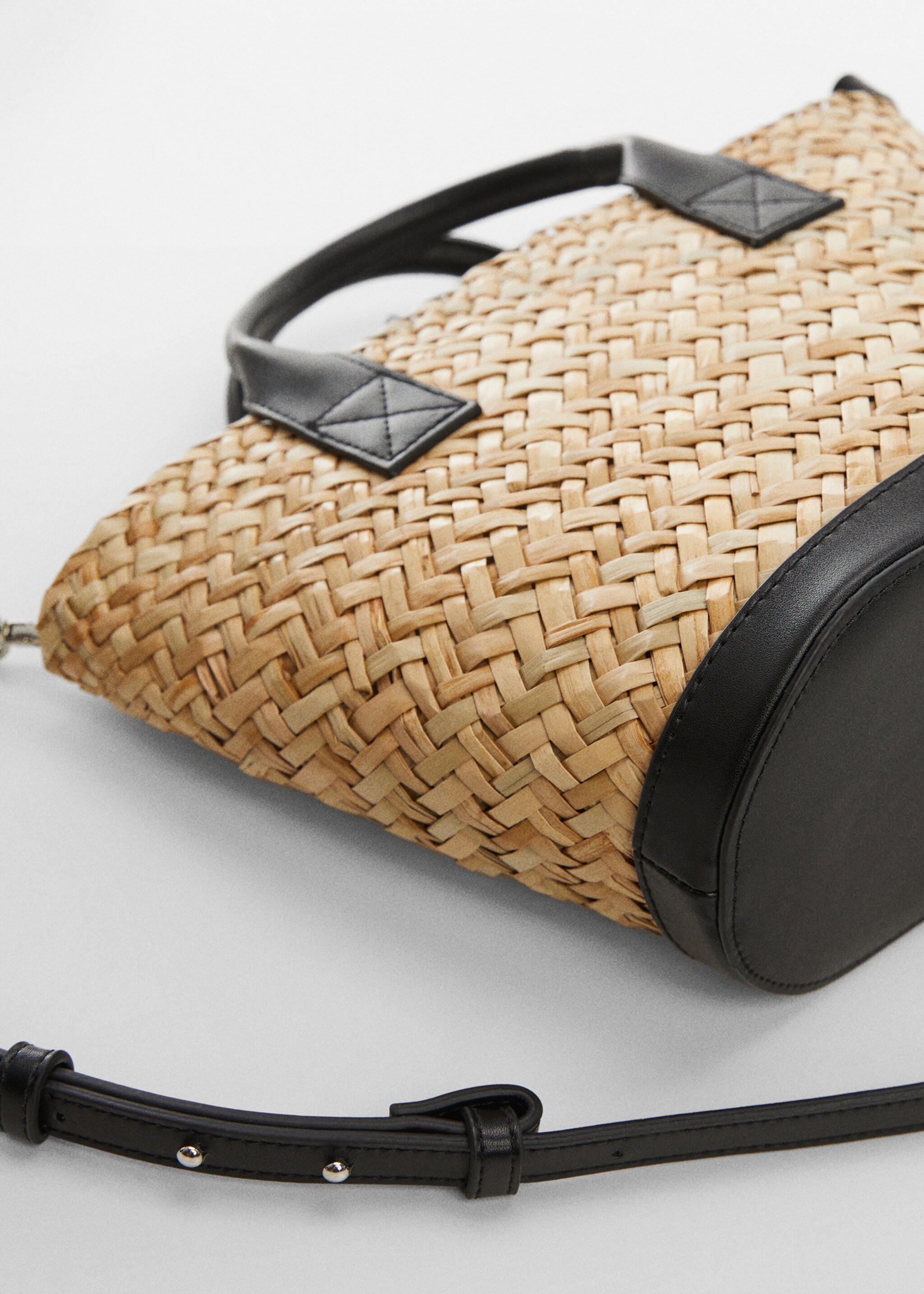 Natural fibre basket bag - Details of the article 1, Black. Ref: 67085982-00.