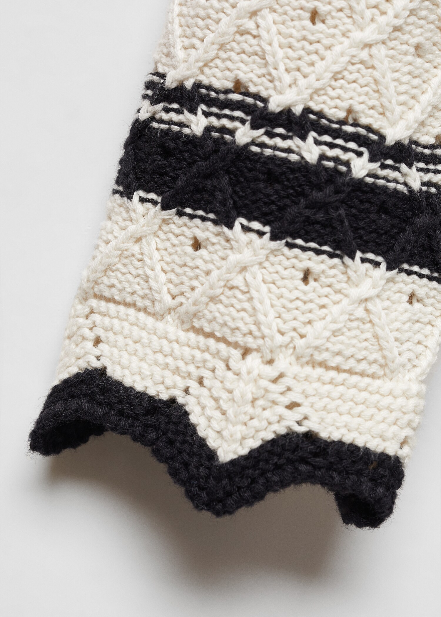 Gestreifter Lochstrickpullover - Detail des Artikels 0