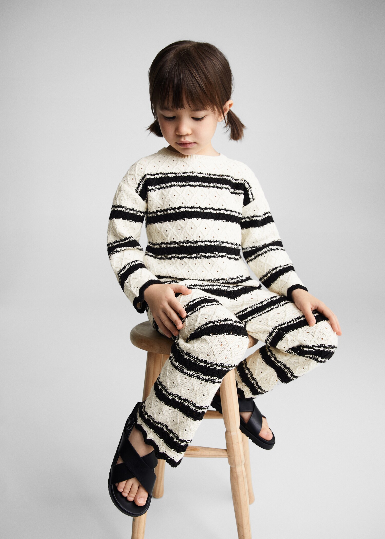 Gestreifter Lochstrickpullover - Detail des Artikels 2