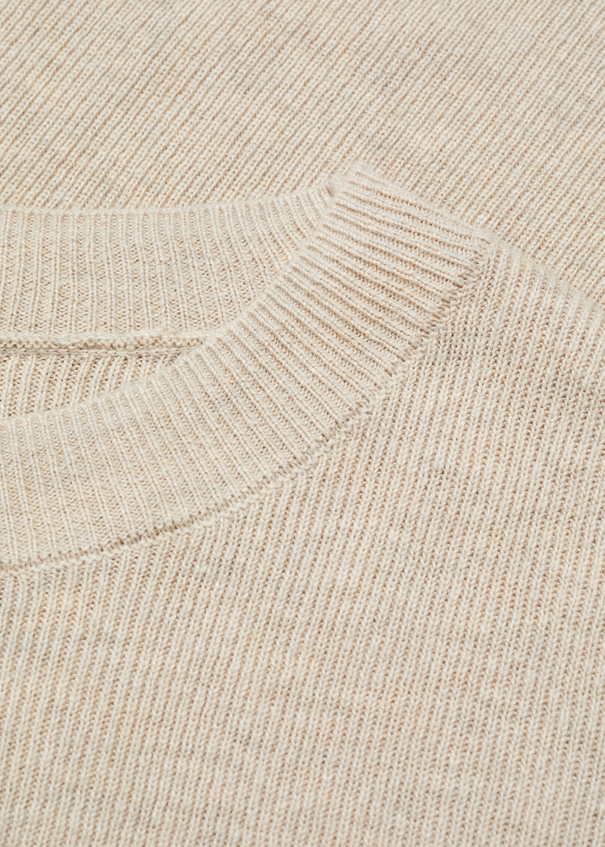 Pulover din tricot cu guler rotund - Detaliu al articolului 8