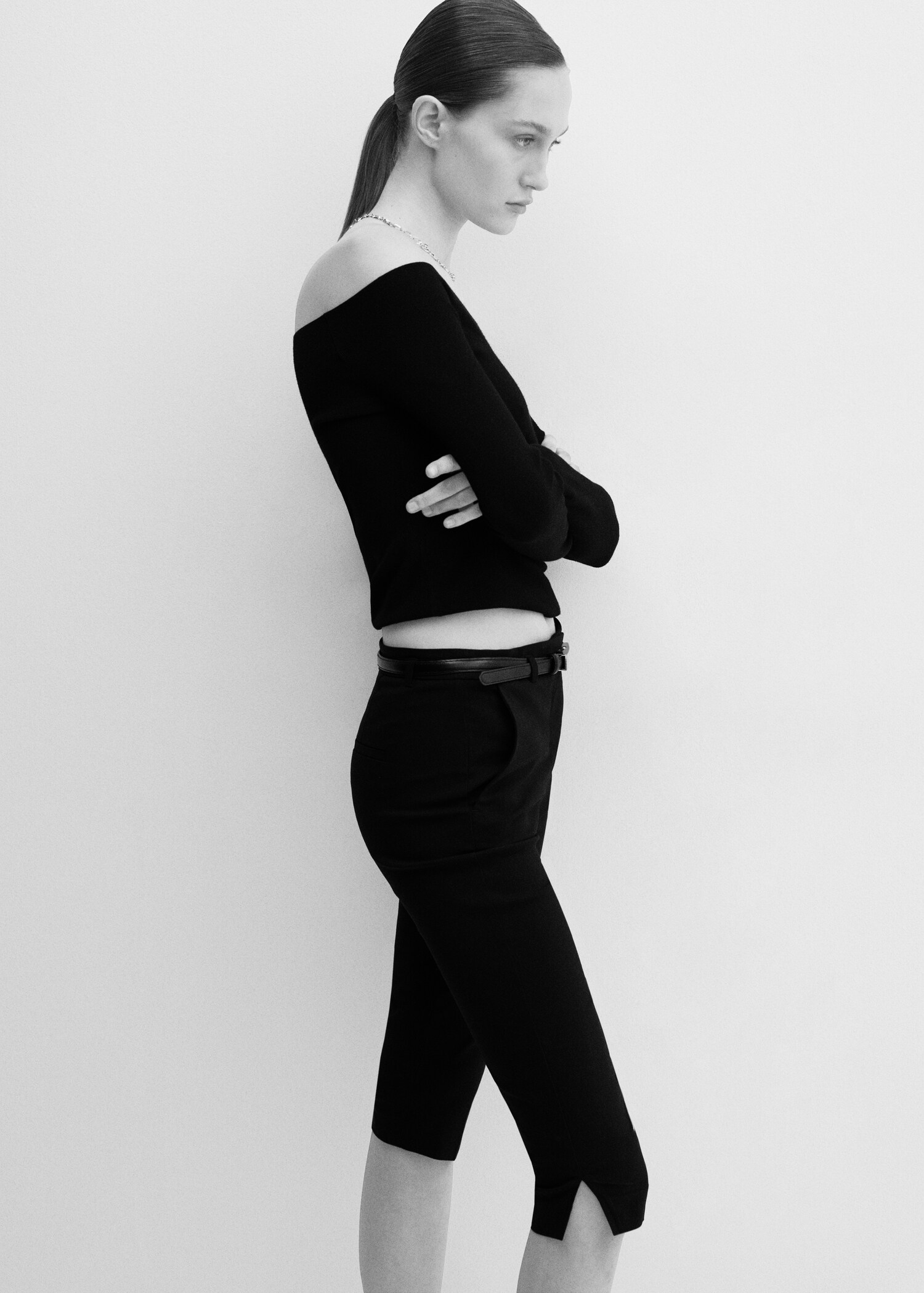 Capri trousers with belt - Details of the article 2
