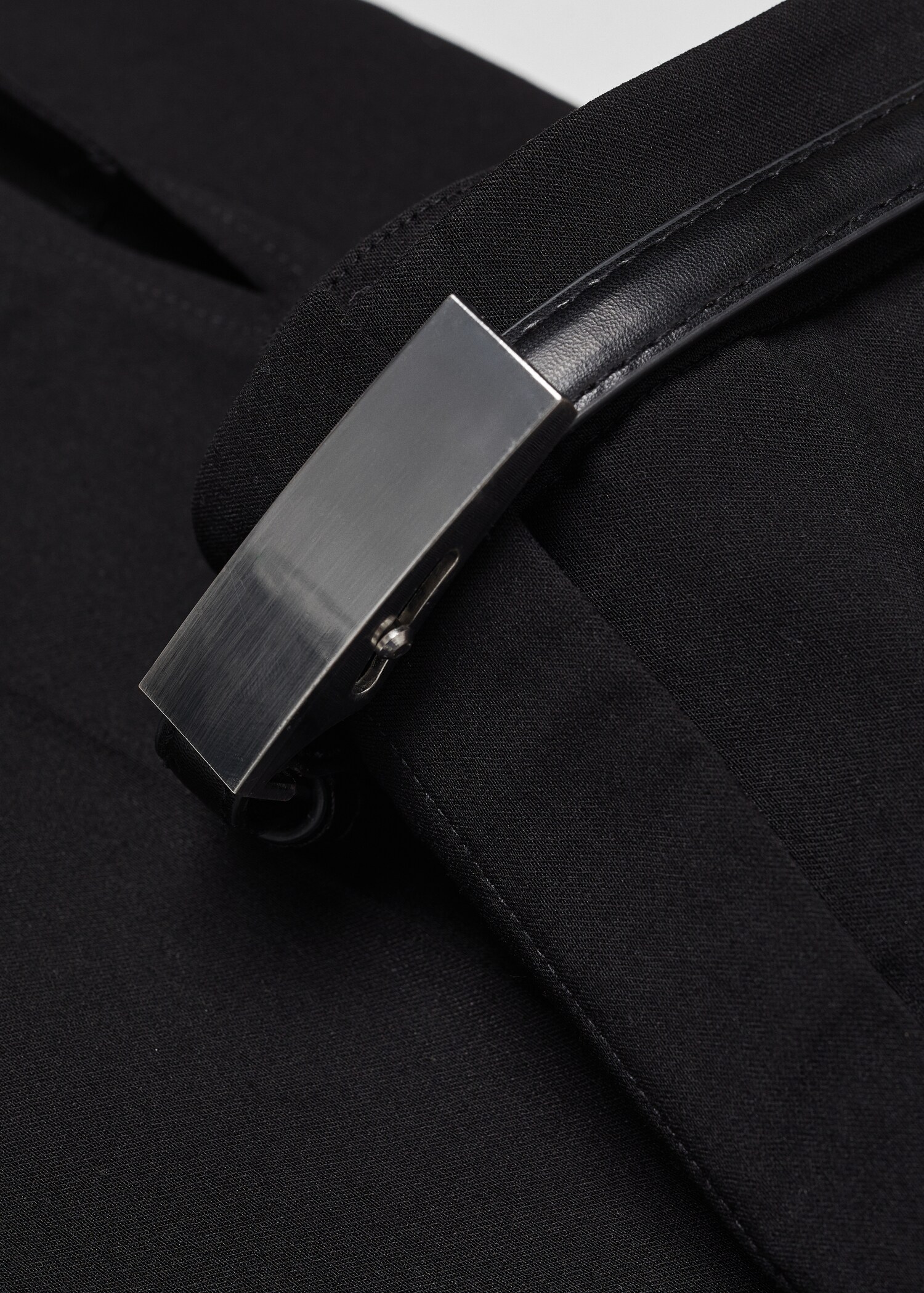 Capri trousers with belt - Details of the article 8