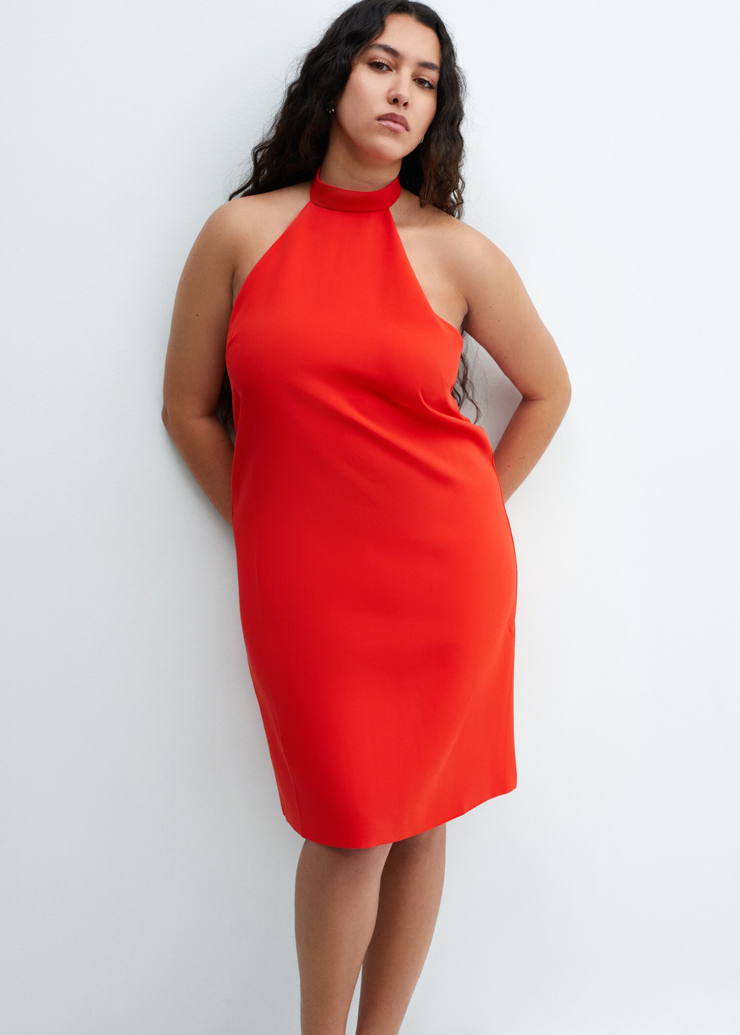 Halter-neck open-back dress - Details of the article 5