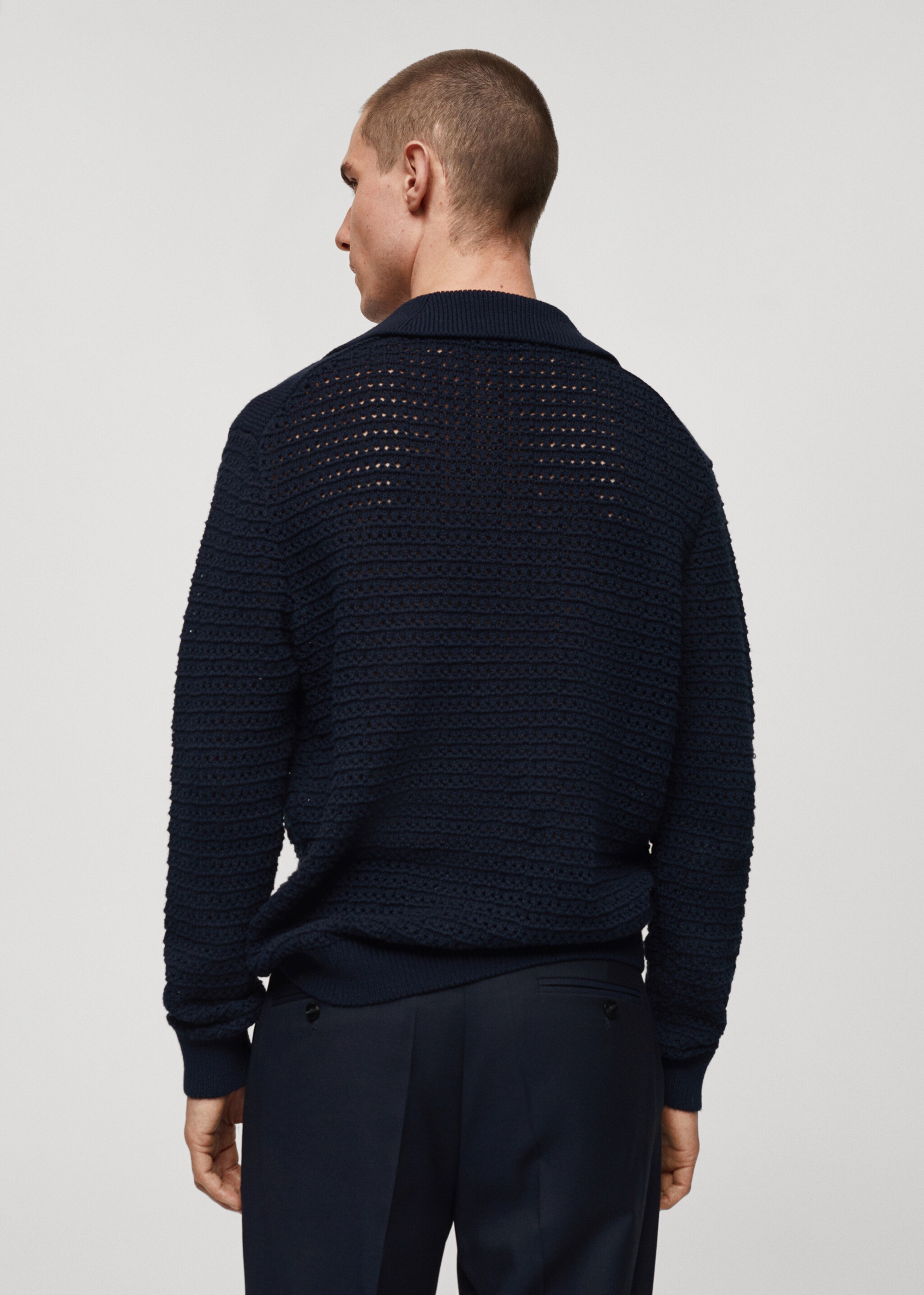 Pulover din tricot ajurat cu guler polo - Spatele articolului