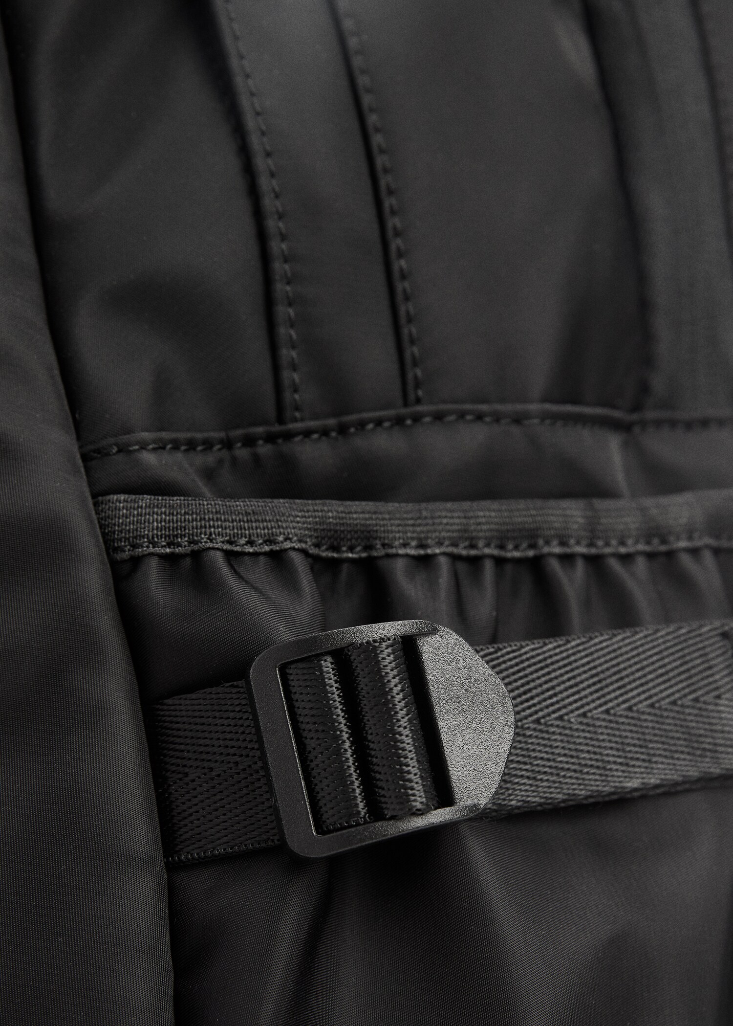 Mochila nylon multi bolsillos - Detalle del artículo 2
