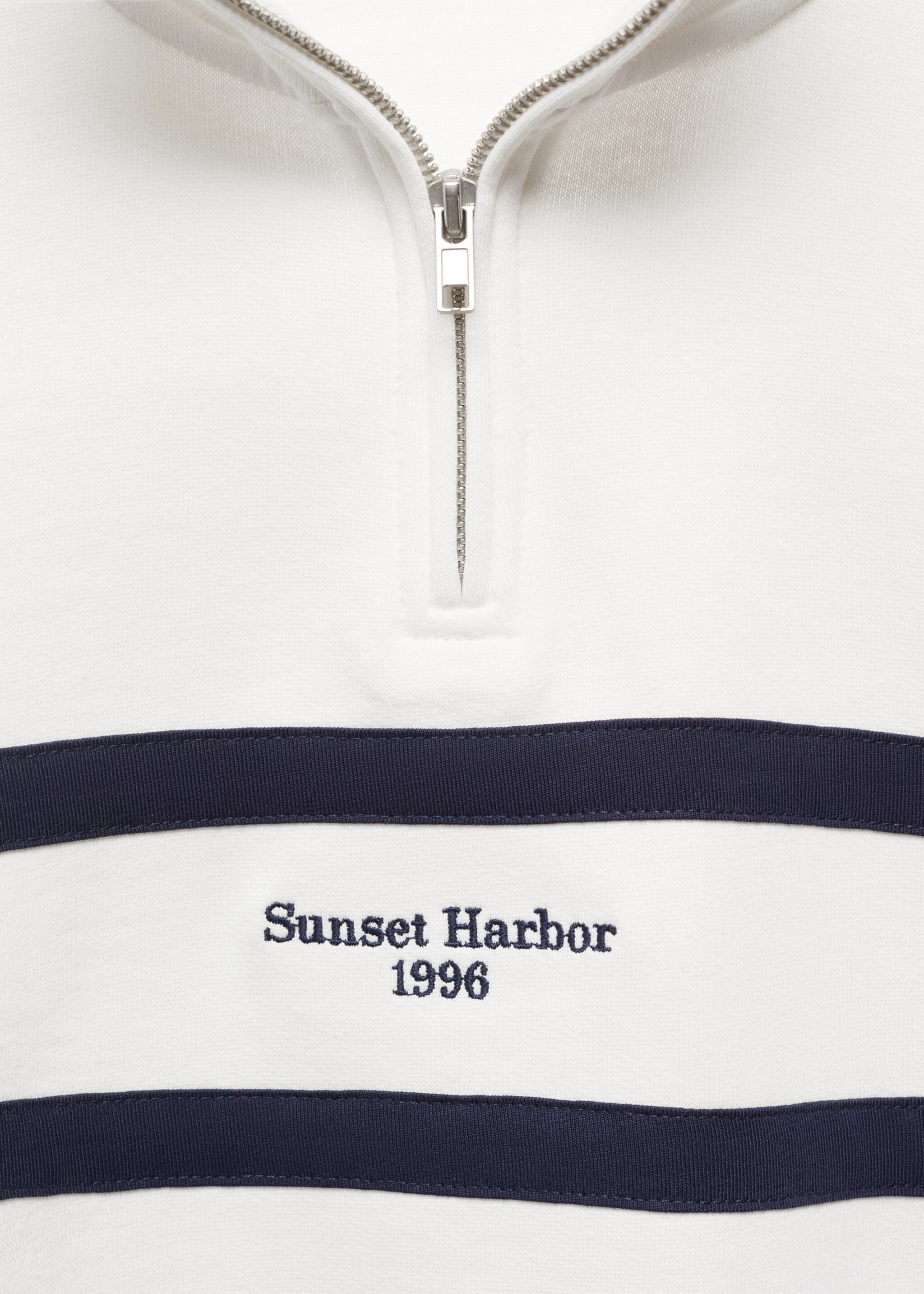 Rollkragen-Sweatshirt mit Reißverschluss - Detail des Artikels 8, Cremeweiß. Ref: 67086731-00.