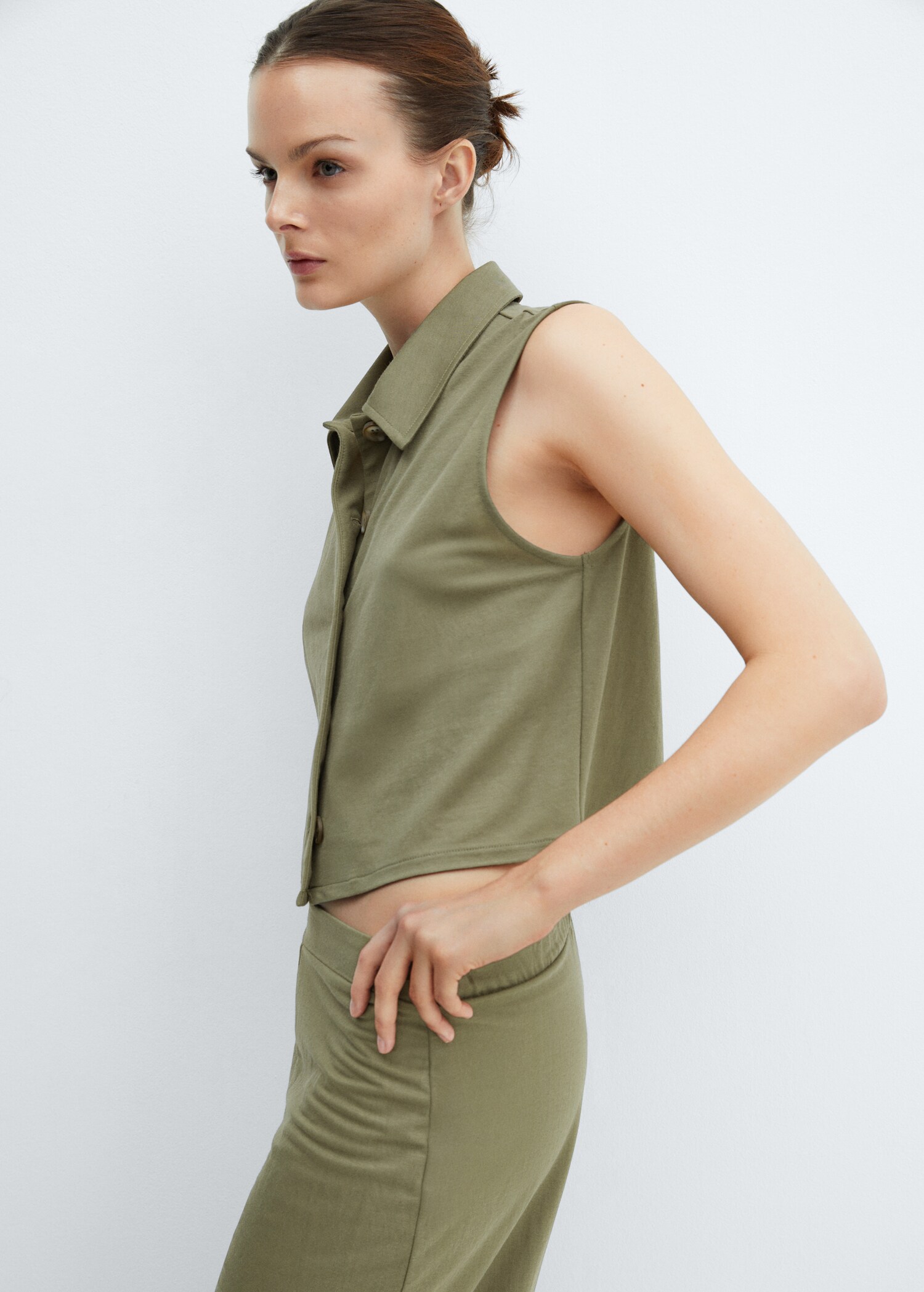 Shirt-collar waistcoat - Details of the article 1