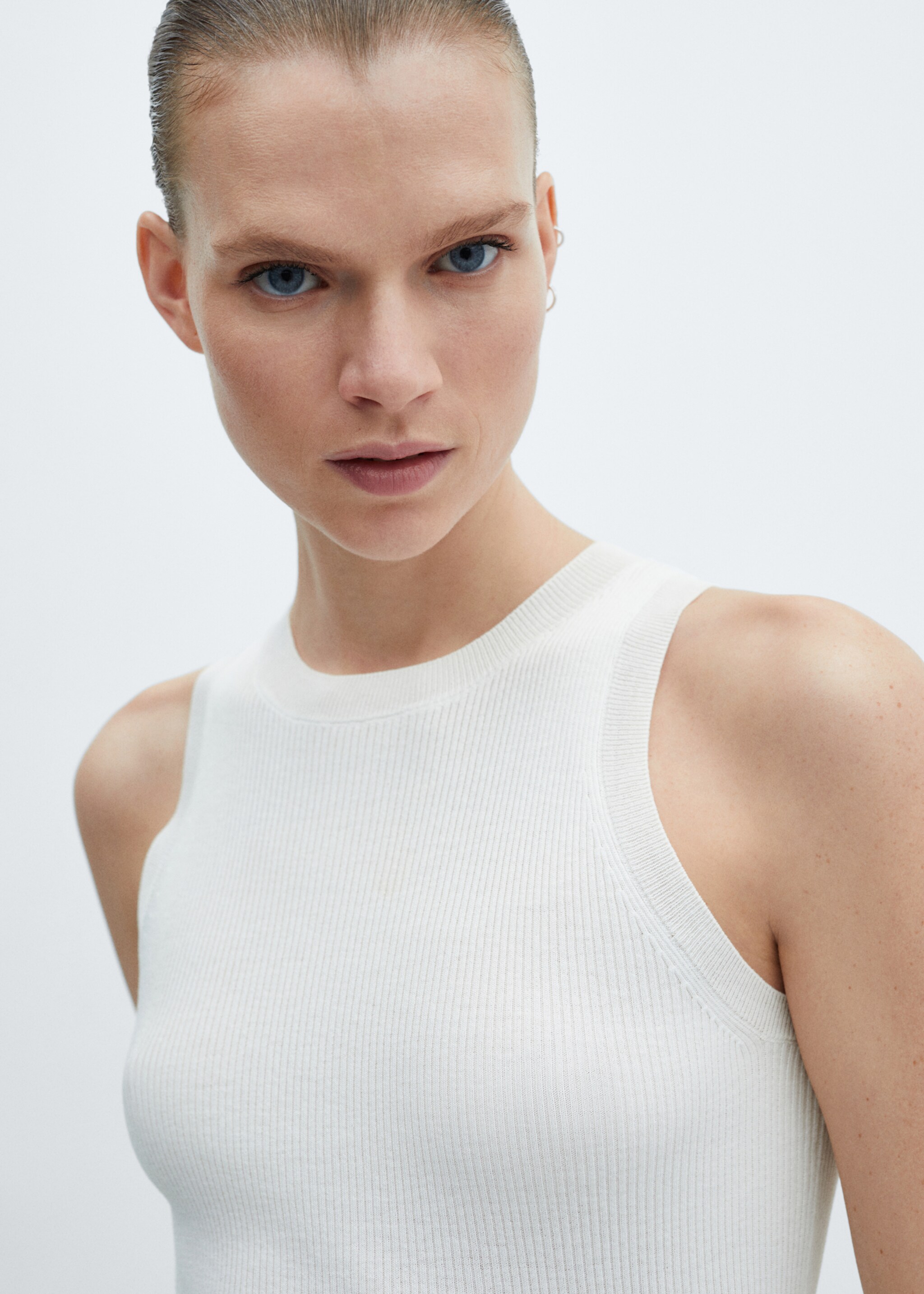 Ribbed knit top - Details of the article 1, Ecru. Ref: 67087115-00.