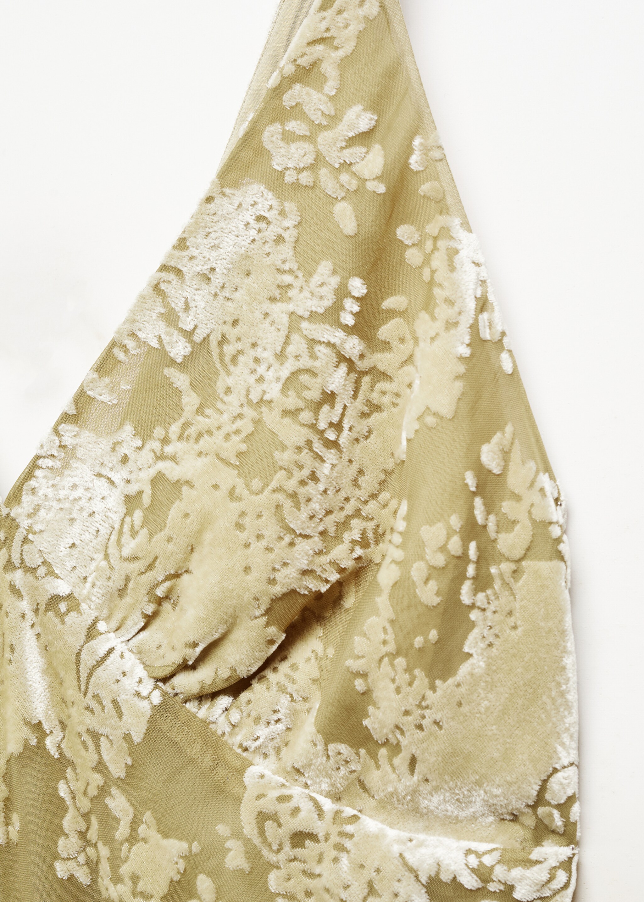 Long dress with velvet details - Details of the article 8, Green. Ref: 67087118-00.