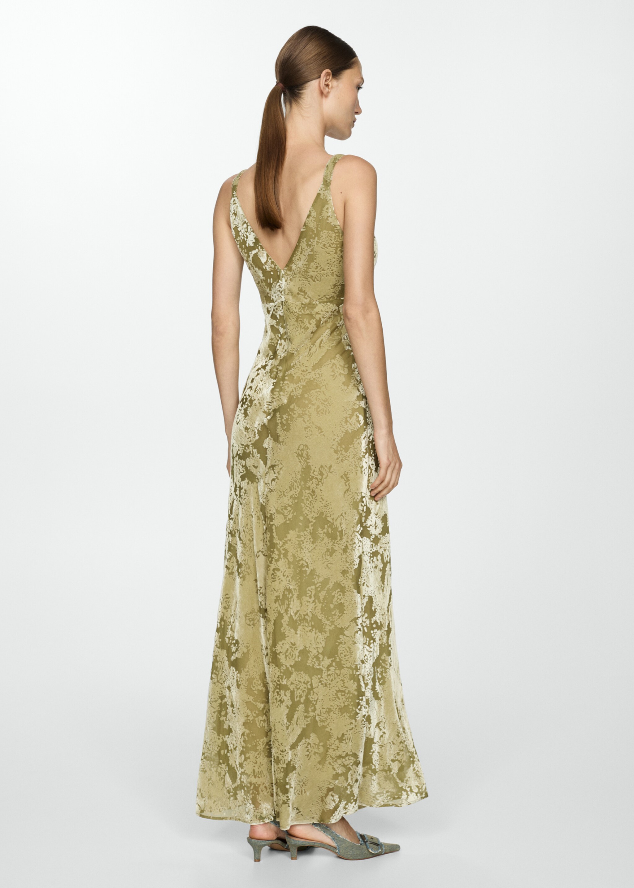 Long dress with velvet details - Reverse of the article, Green. Ref: 67087118-00.