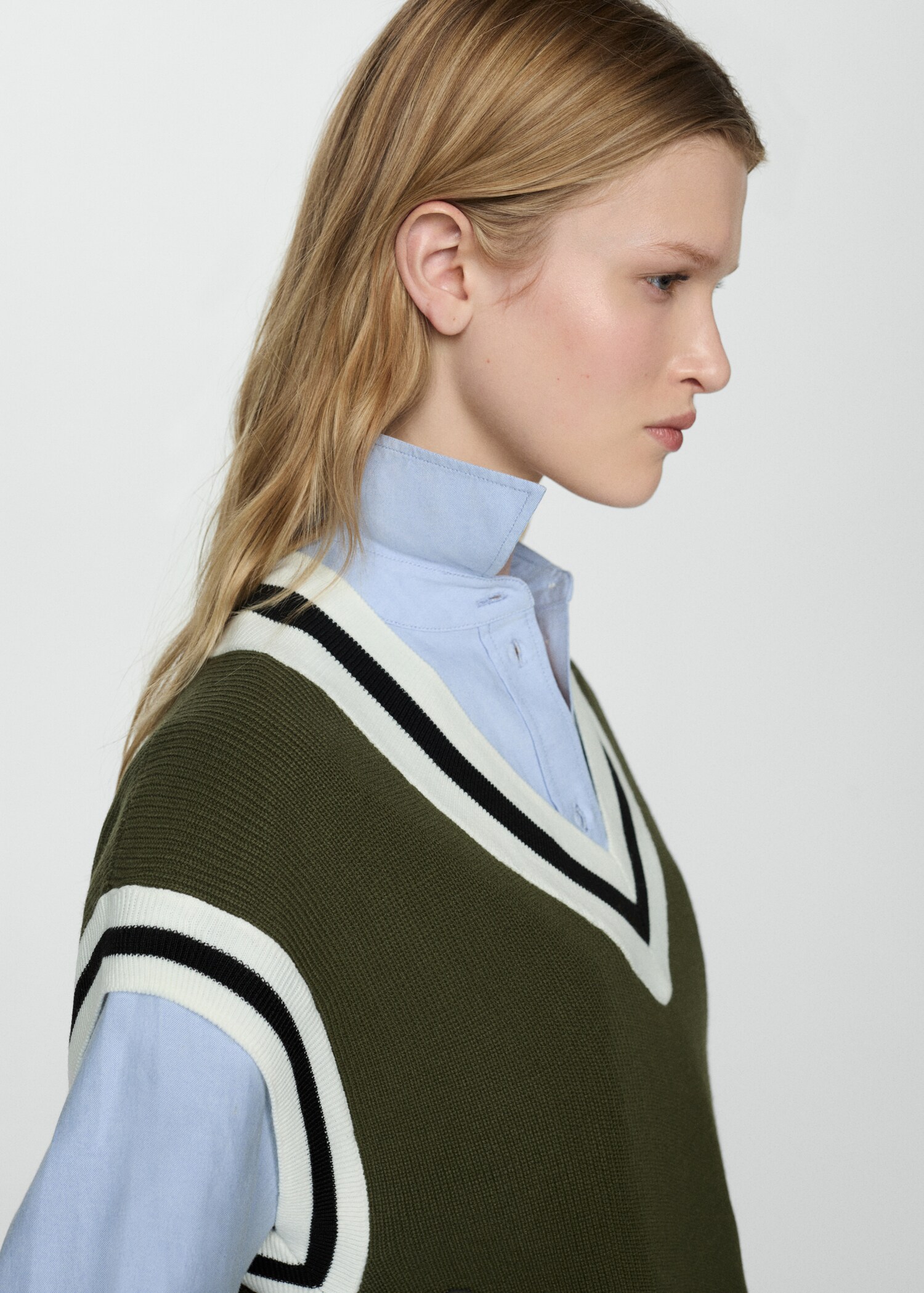 Gilet col V contrasté - Détail de l'article 1