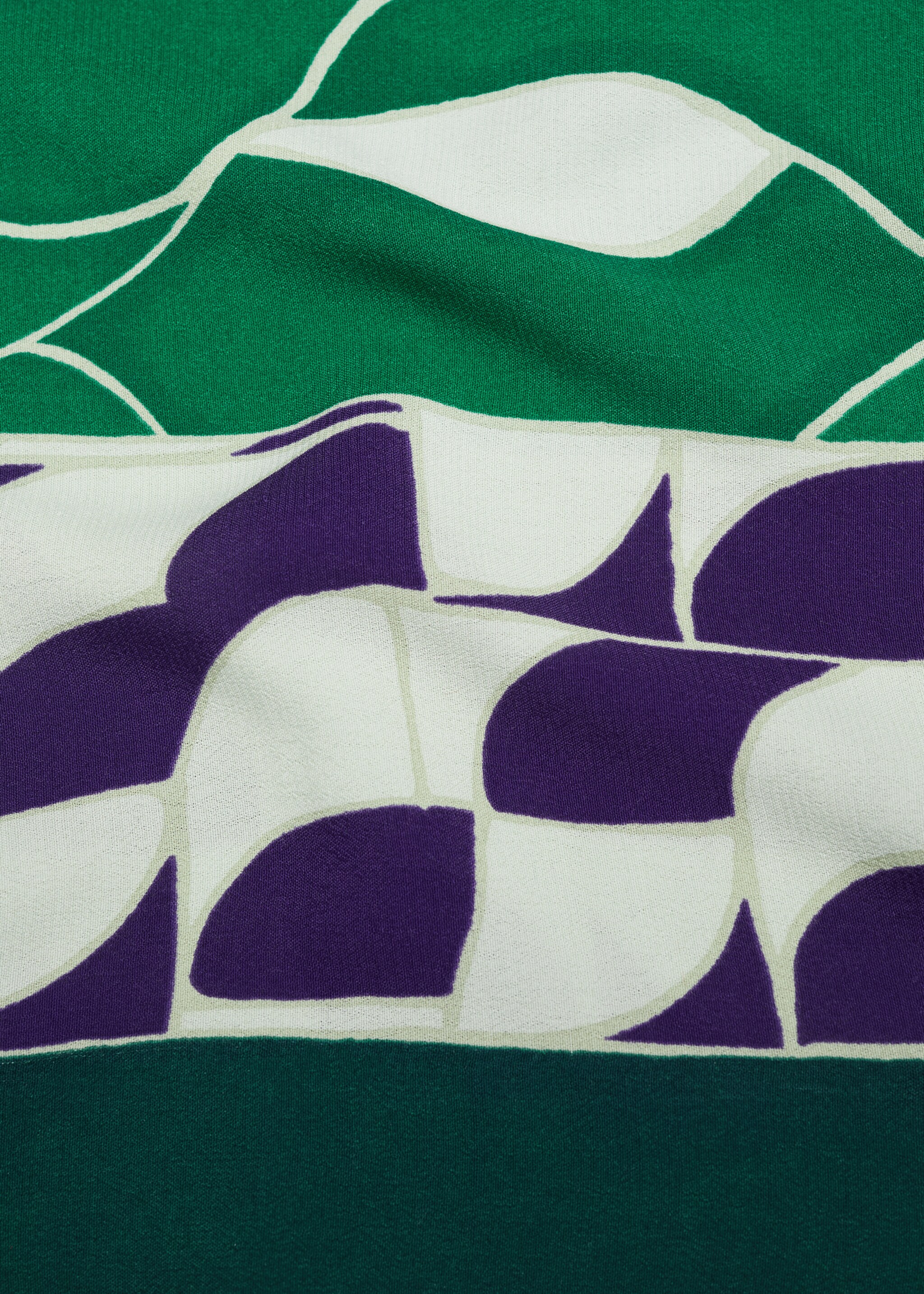 Printed straight trousers - Details of the article 8