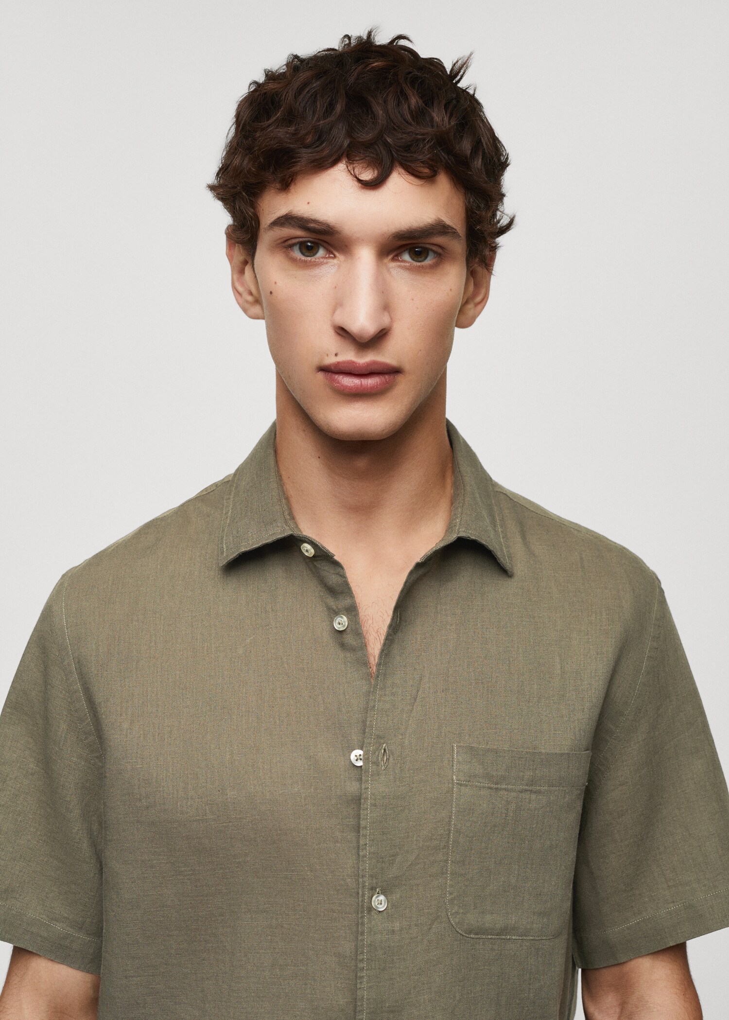 Regular-fit linen shirt with pocket - Details of the article 1