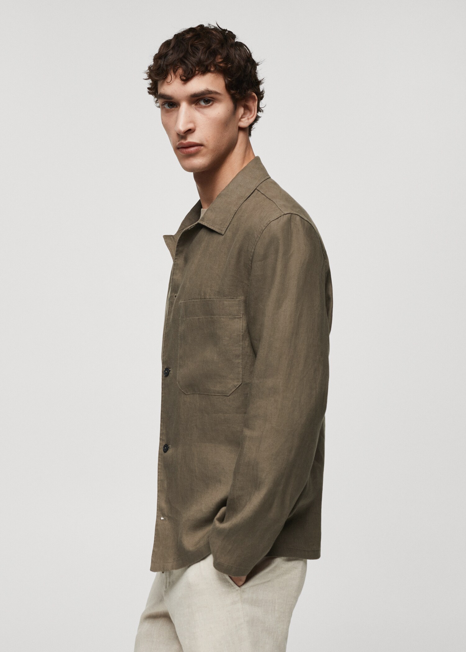 Regular-fit 100% linen overshirt - Details of the article 2
