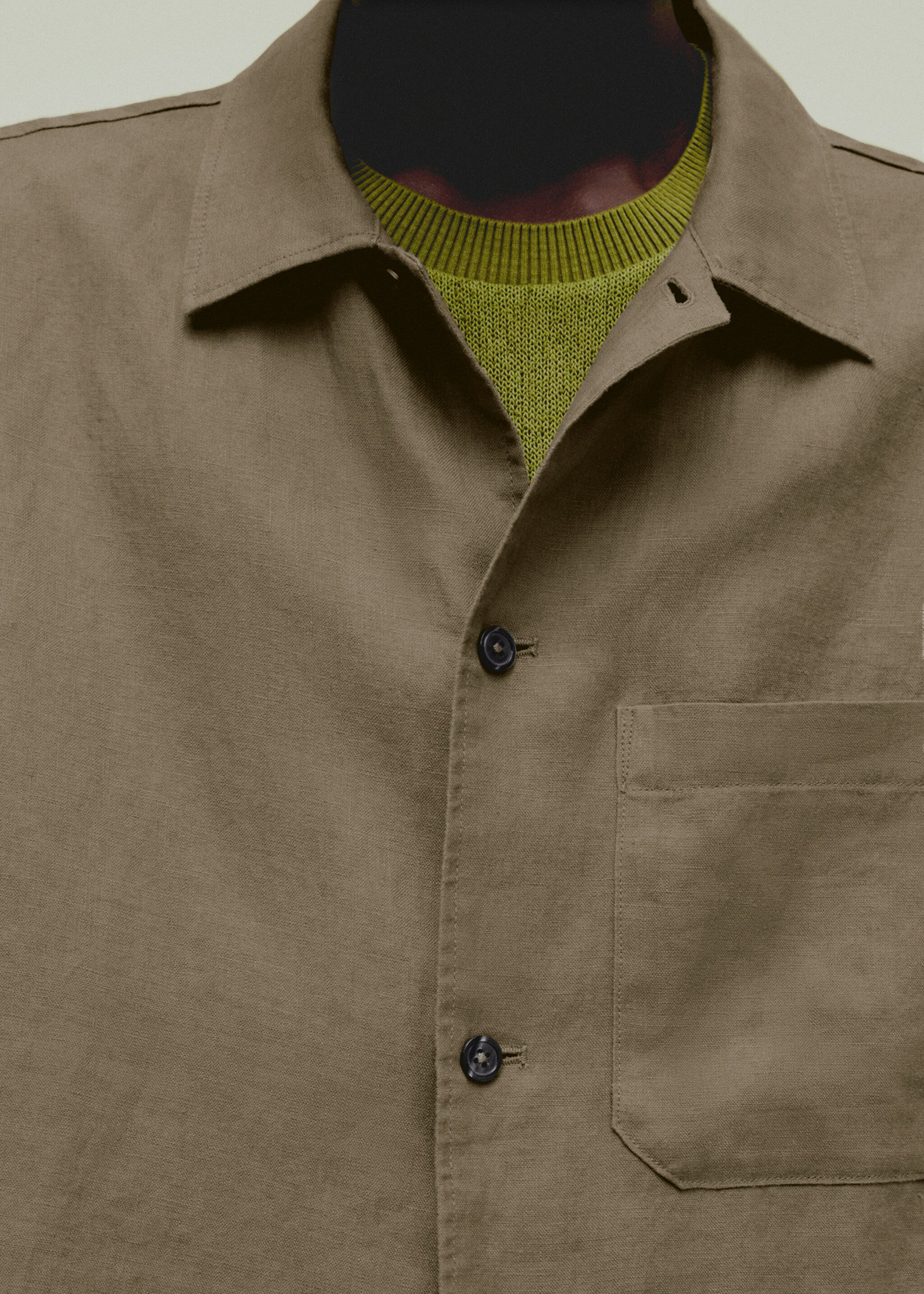 Regular-fit 100% linen overshirt - Details of the article 5