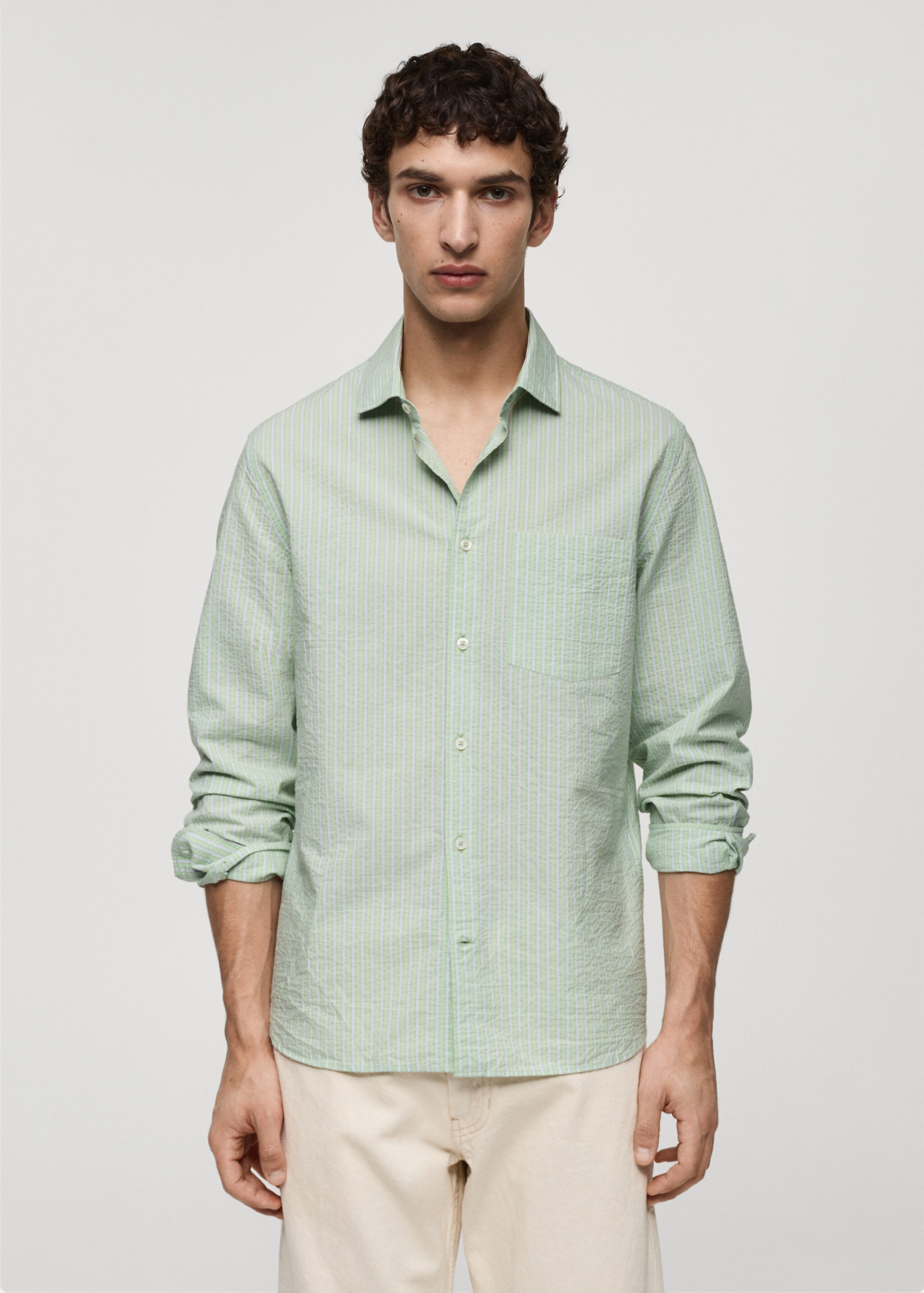 Camisa classic fit algodón seersucker rayas - Plano medio