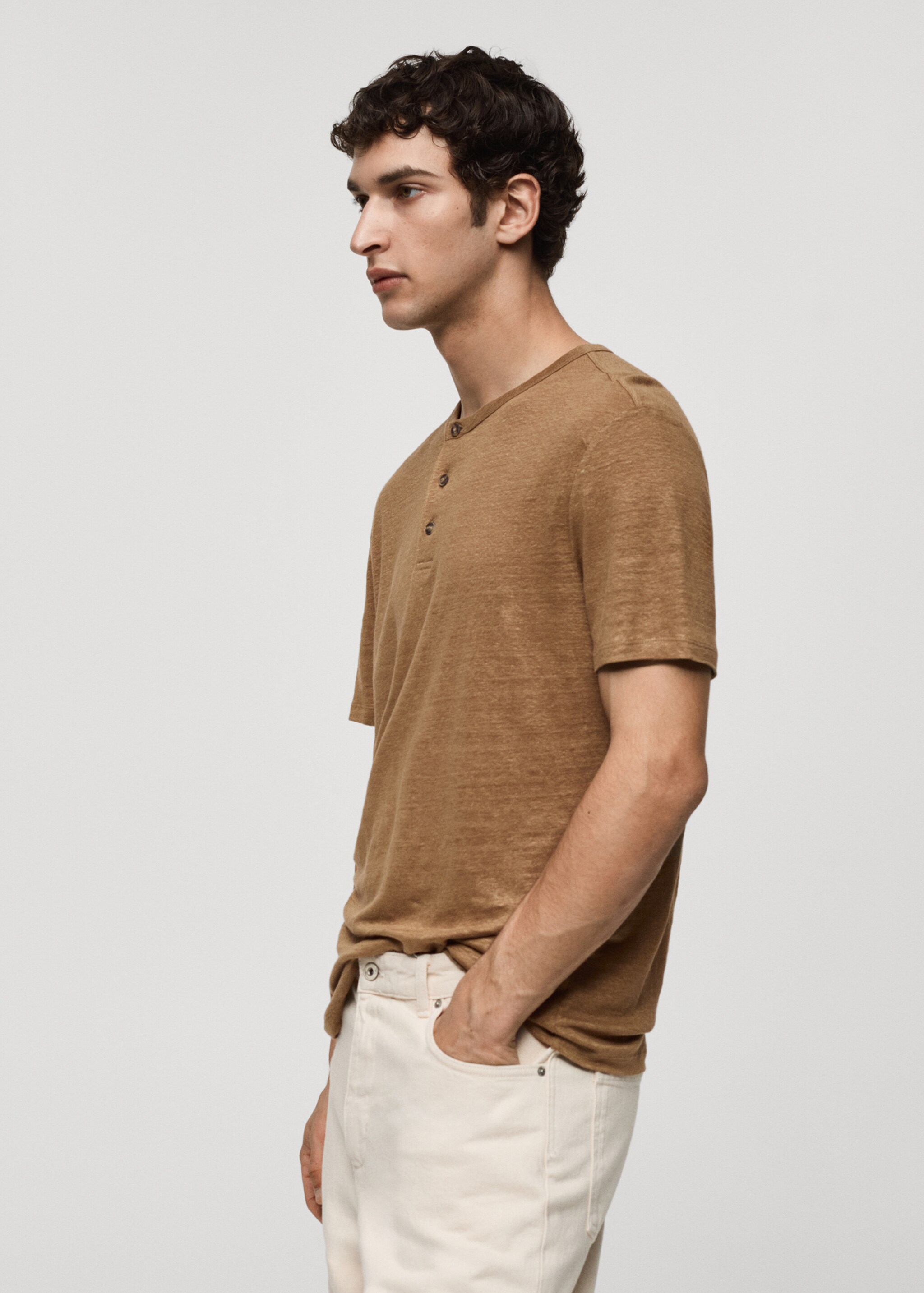 T-shirt slim-fit 100 % lin - Détail de l'article 2