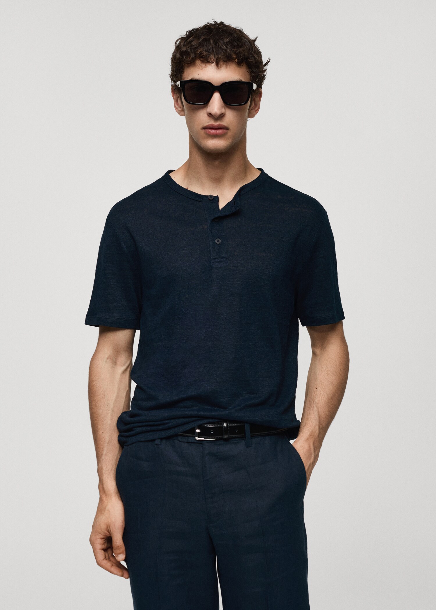 T-shirt slim-fit 100 % lin - Plan moyen