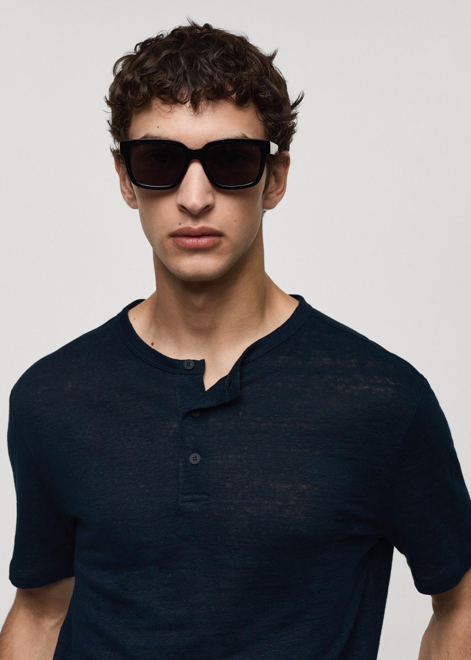T-shirt slim-fit 100 % lin - Détail de l'article 1