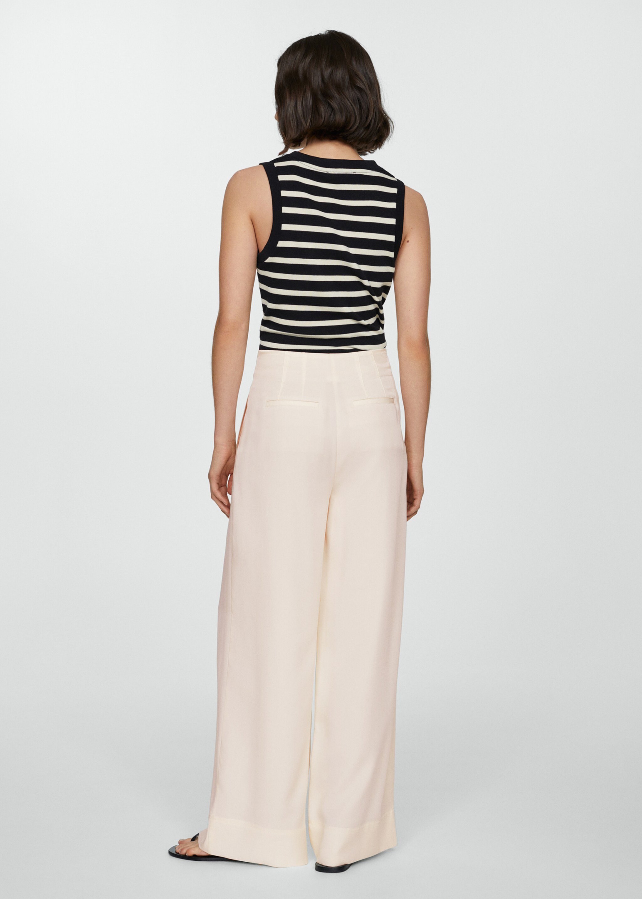 Darts lyocell trousers - Reverse of the article