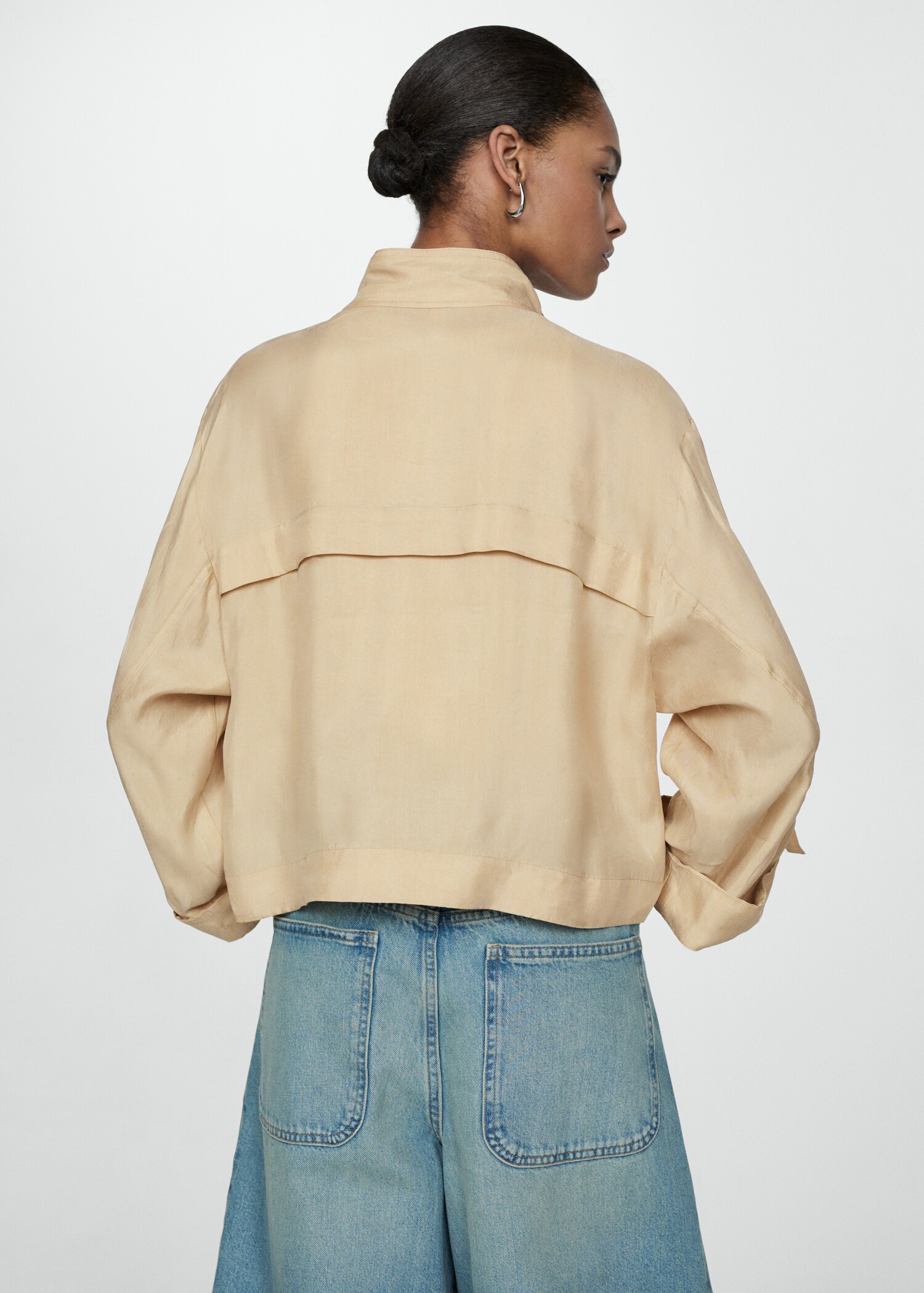 Jacke aus Lyocell mit Taschen - Rückseite des Artikels