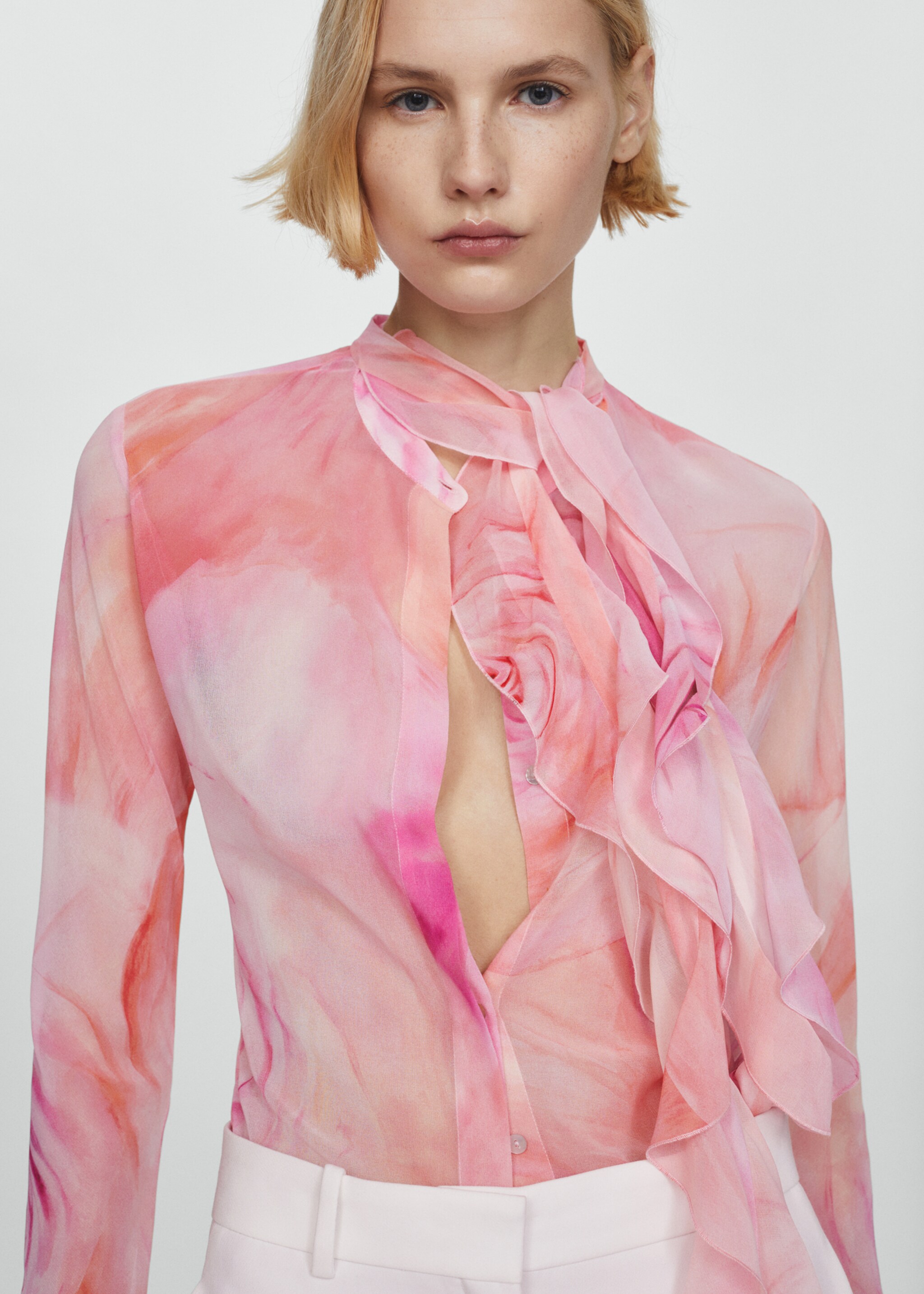 Mönstrad blus med volanger - Detaljer om artikeln 1, Pastellrosa. Ref: 67087928-00.