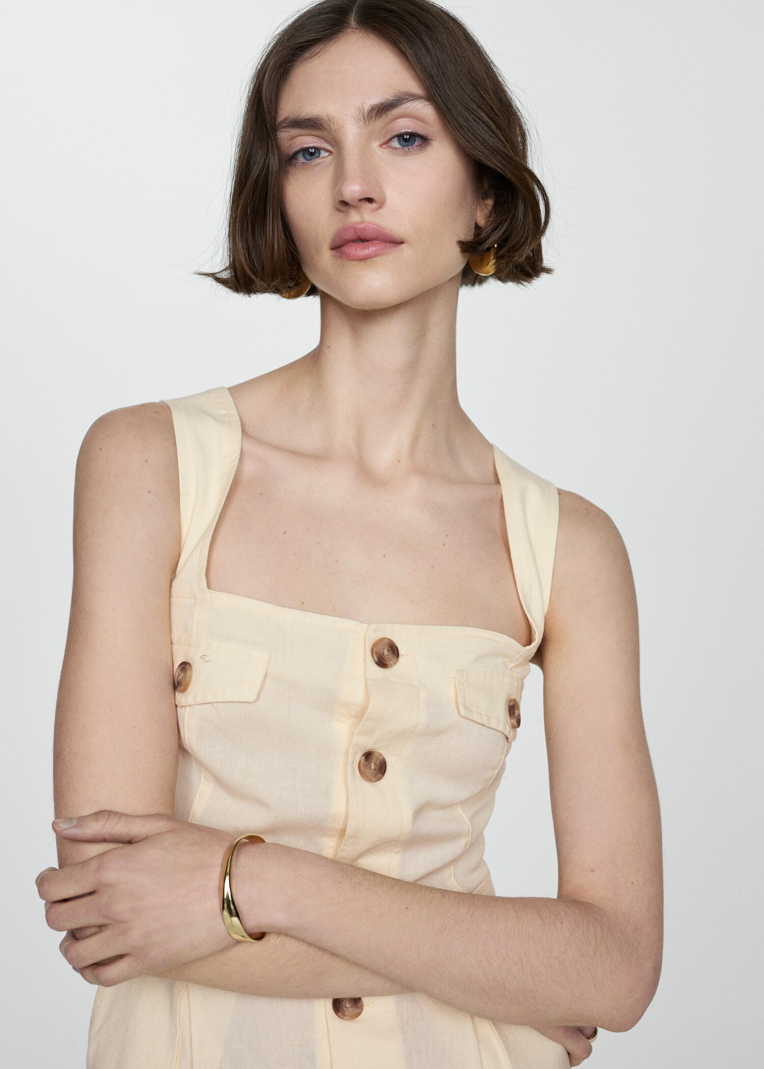 Short jumpsuit with buttons - Details of the article 1
