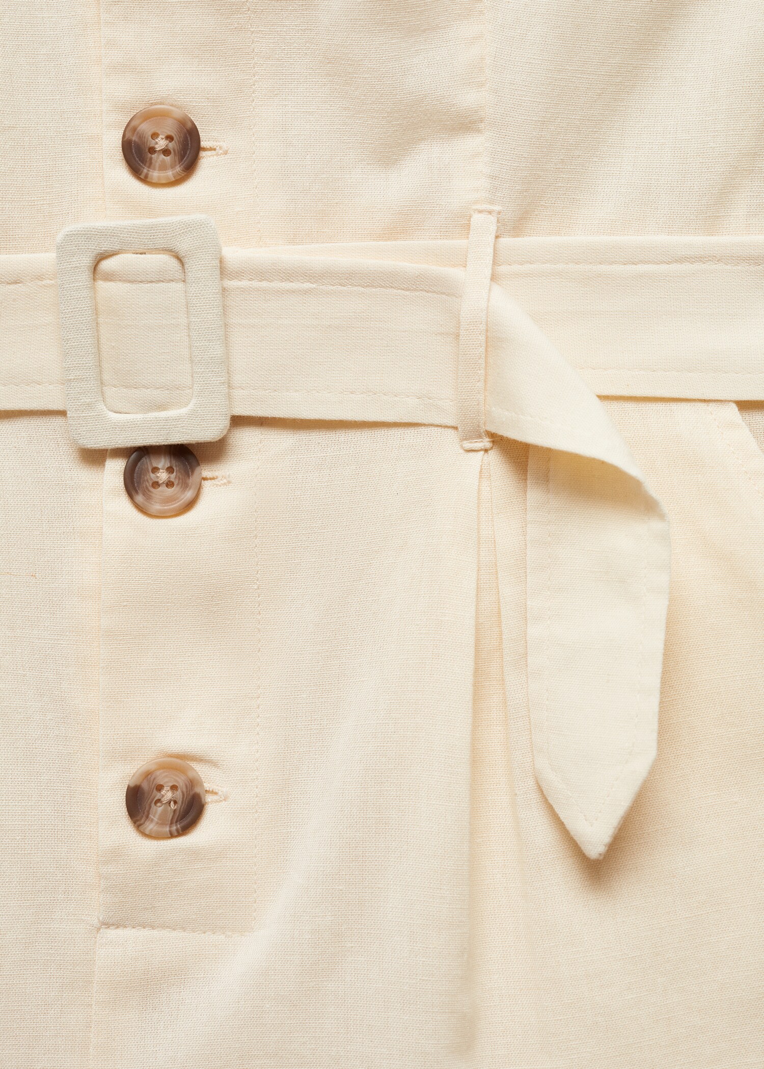 Short jumpsuit with buttons - Details of the article 8
