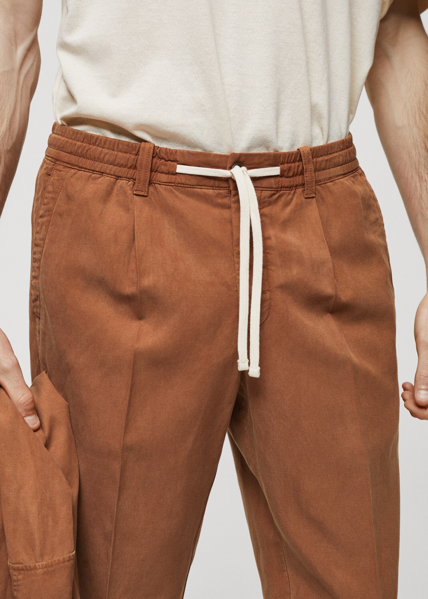 Linen-blend slim-fit trousers with drawstring - Details of the article 1