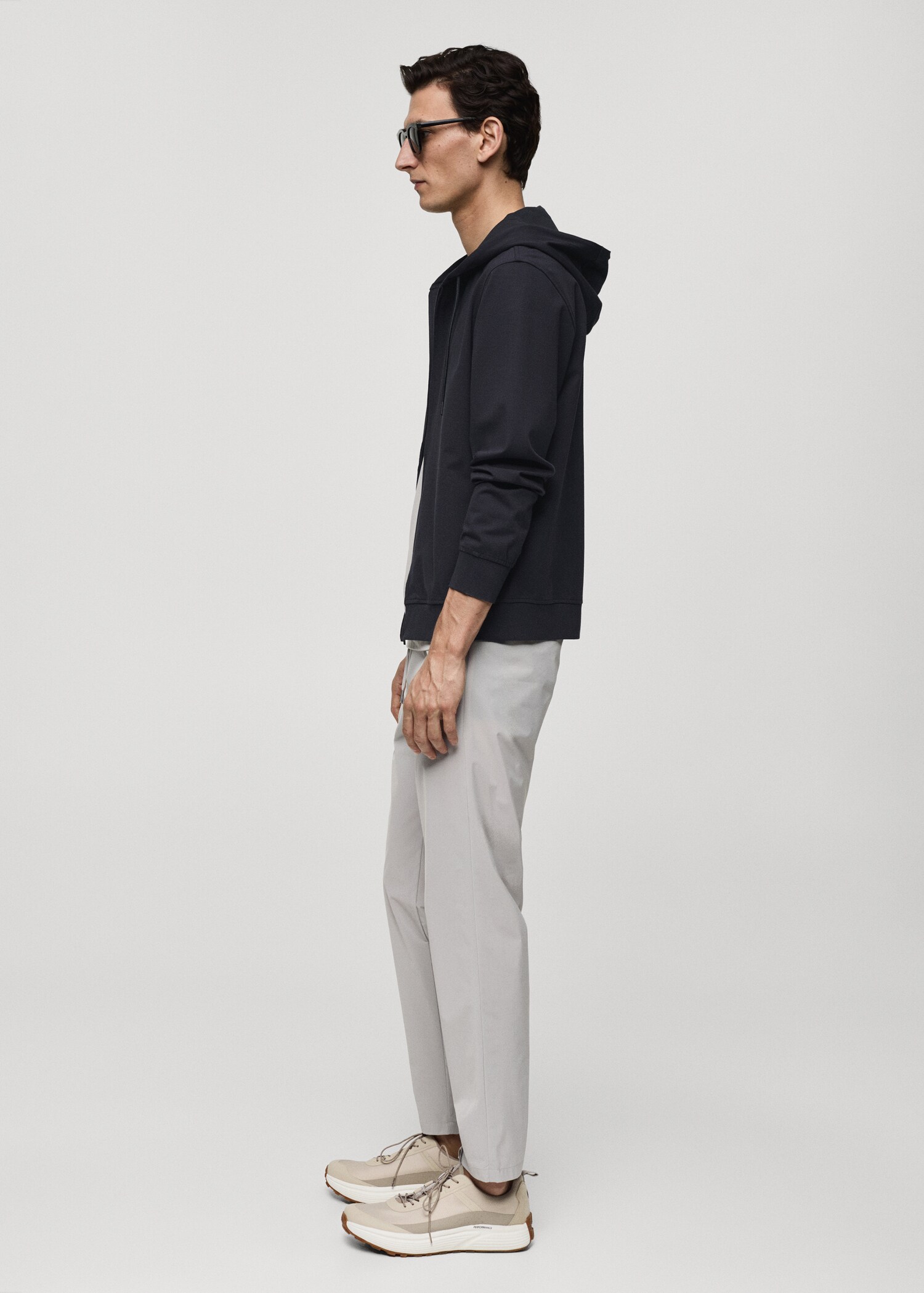 Kapuzensweatshirt aus technischem Stoff - Detail des Artikels 2