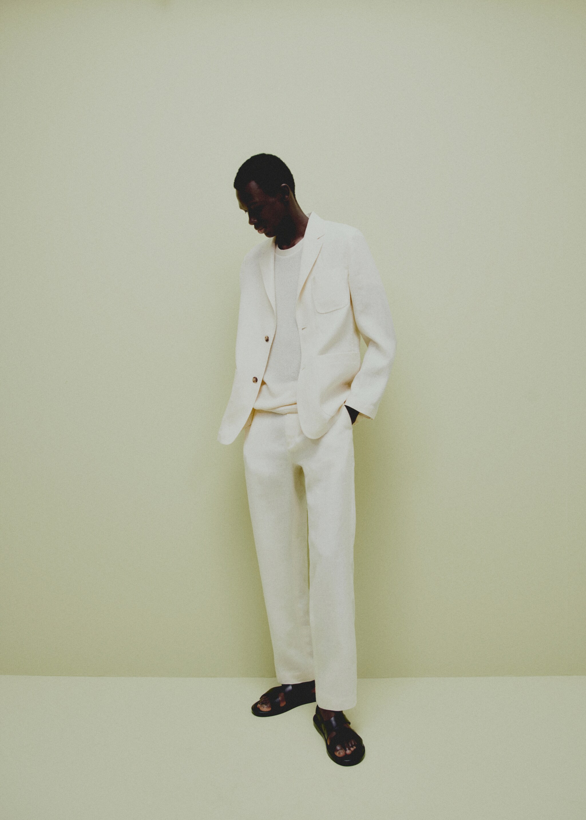 Relaxed-fit 100% linen trousers - Details of the article 5