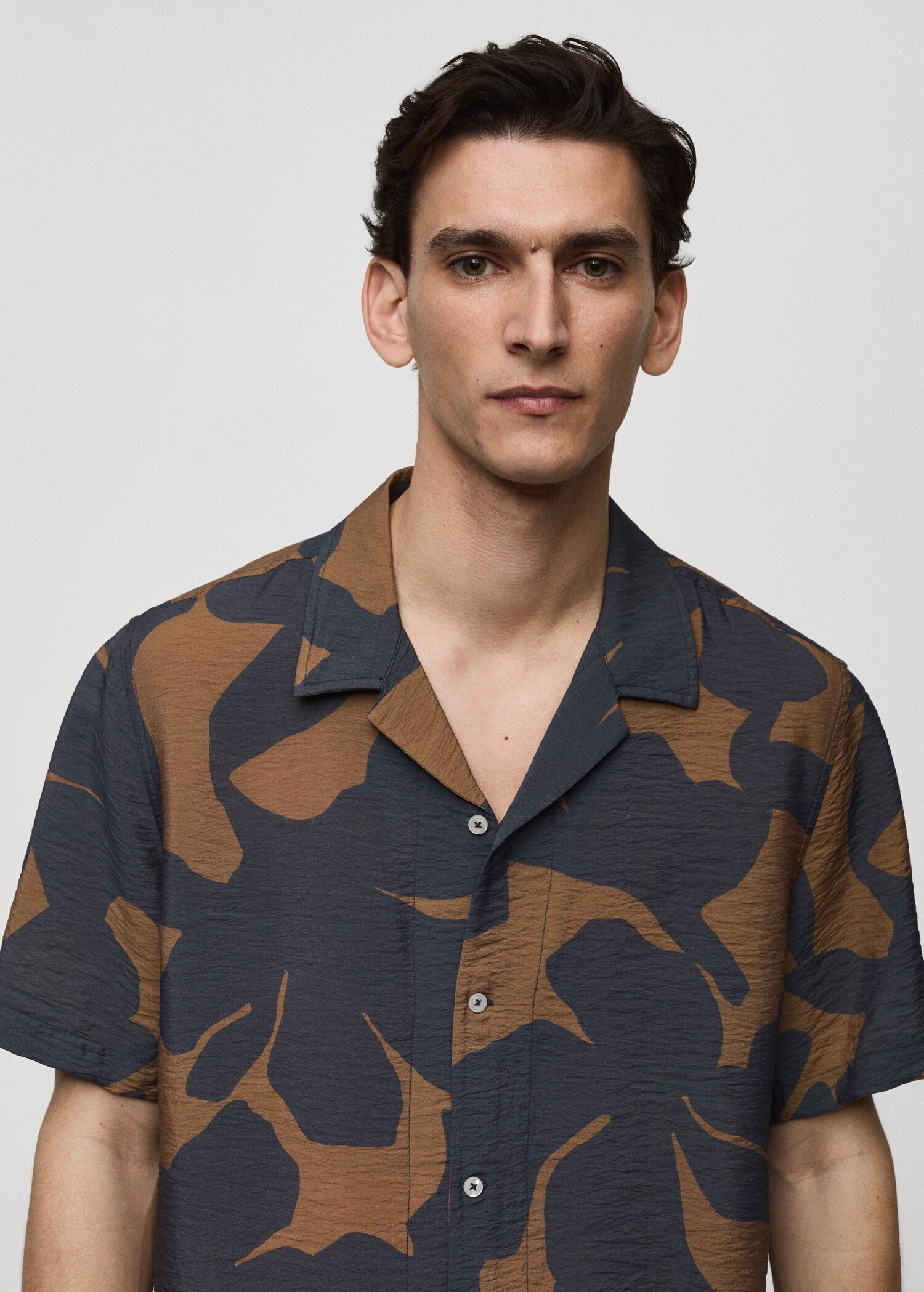 Camisa regular fit estampada textura - Detalle del artículo 1