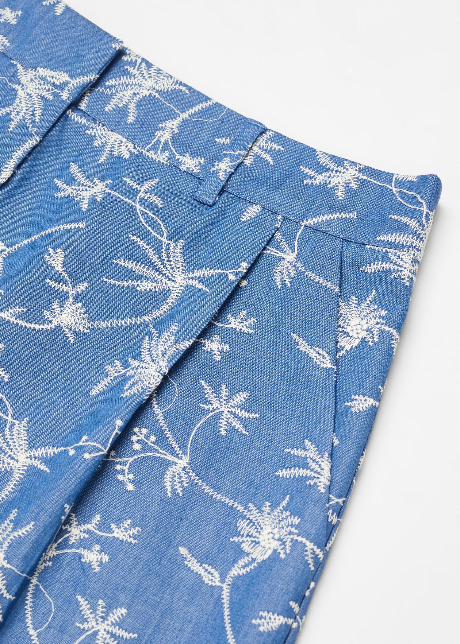 High-waisted embroidered shorts - Details of the article 8