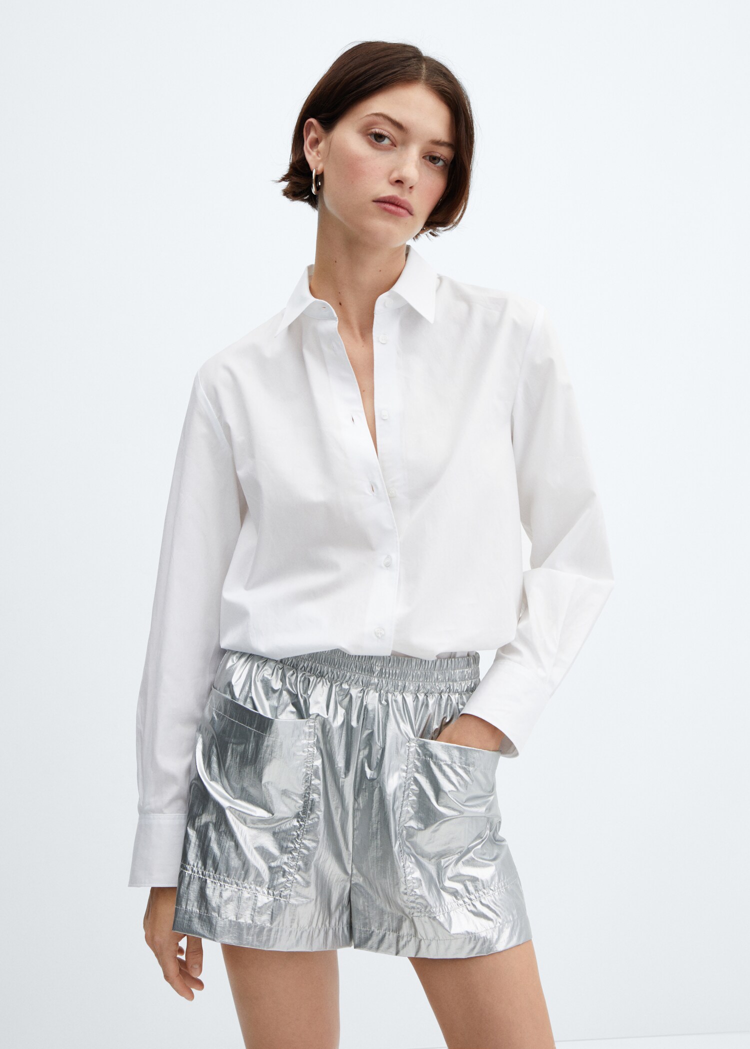 Metallic shorts with elastic waist - Details of the article 1