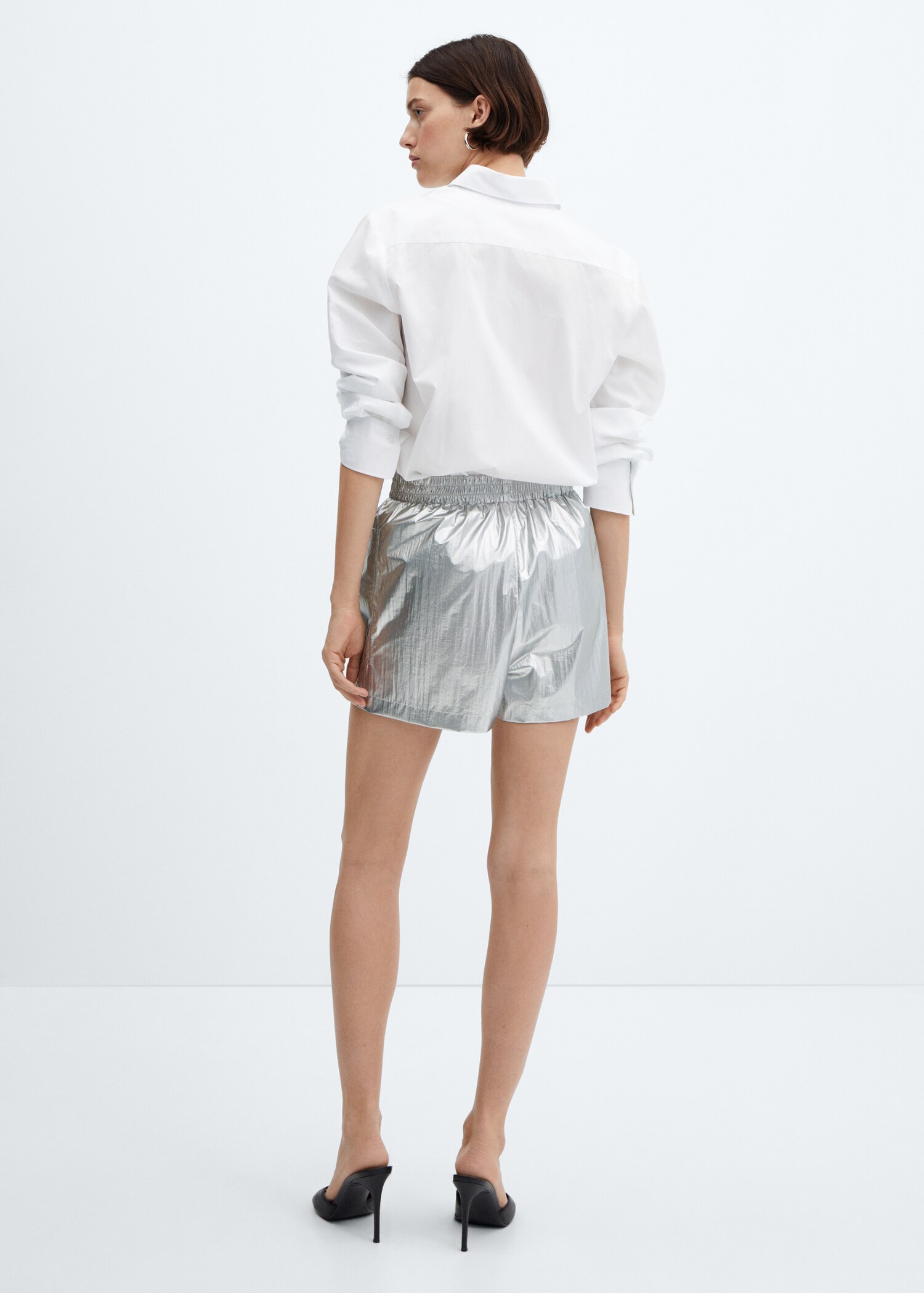 Metallic shorts with elastic waist - Reverse of the article