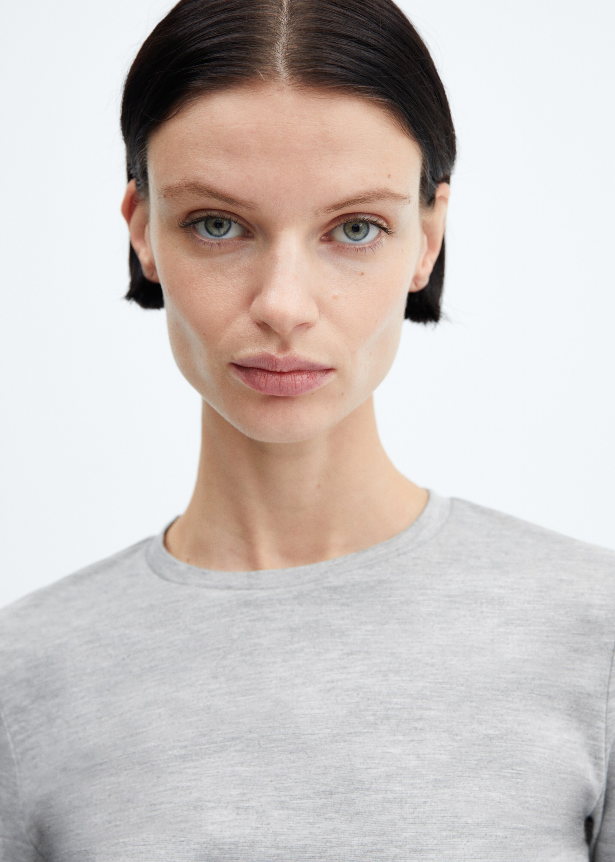 Long-sleeved cropped t-shirt - Details of the article 1