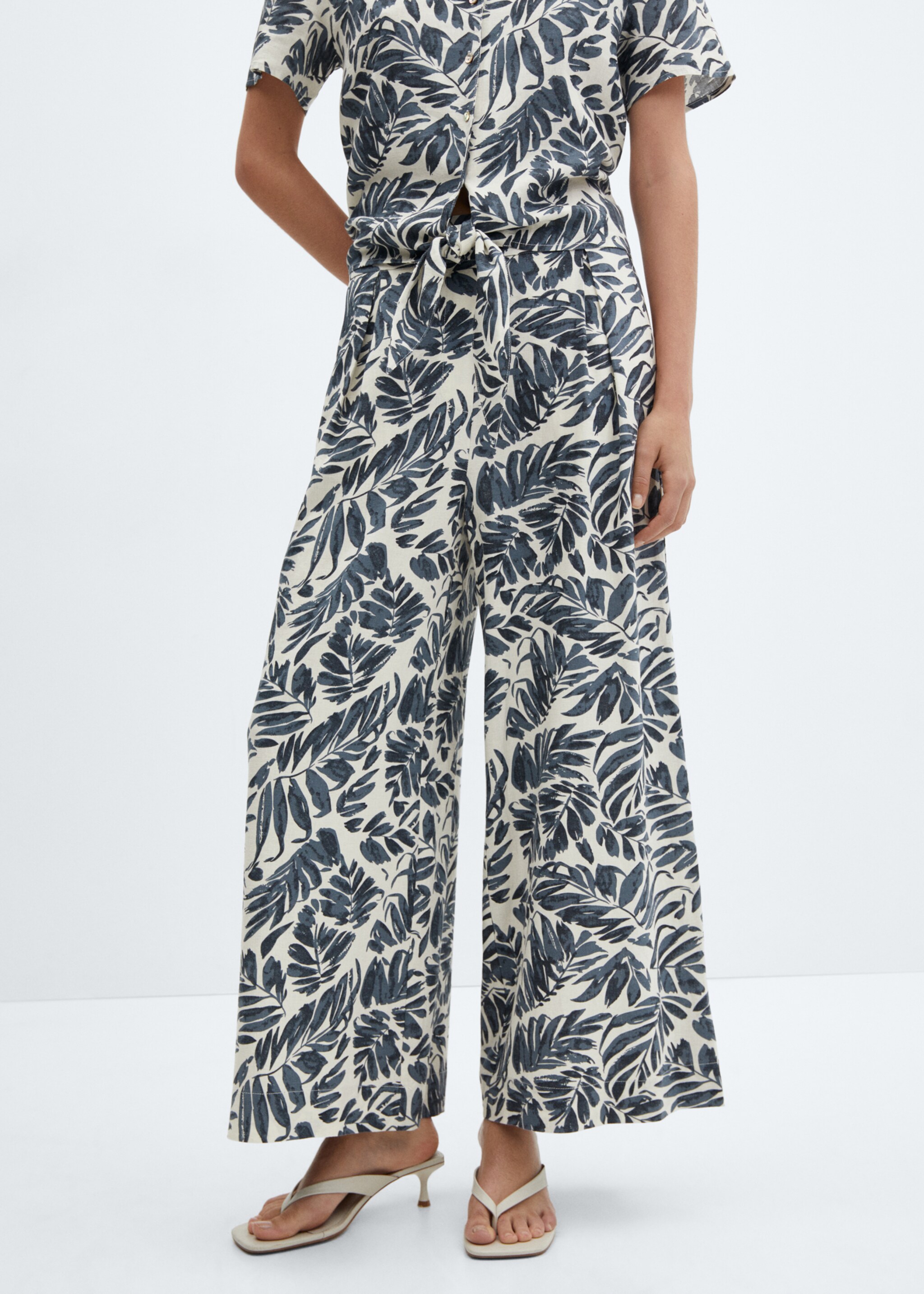 Tropical-print linen trousers - Medium plane, Dark Navy. Ref: 67090444-00.