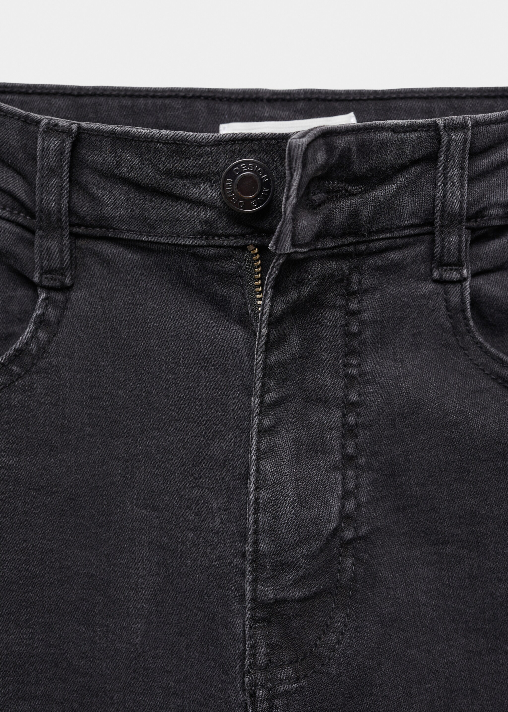 Jeans terminación flare - Detalle del artículo 8, Denim negro. Ref: 67090452-00.