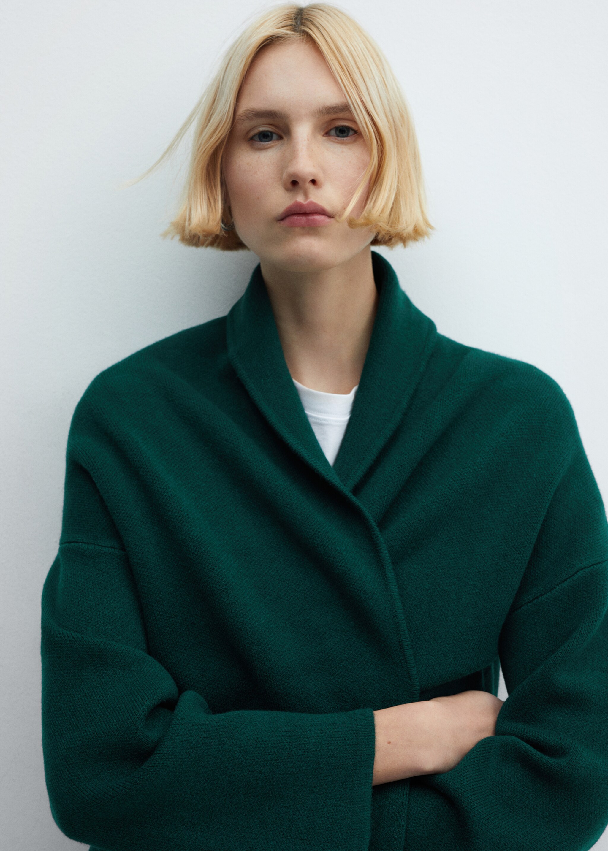 Oversized knitted coat with pockets - Details of the article 1