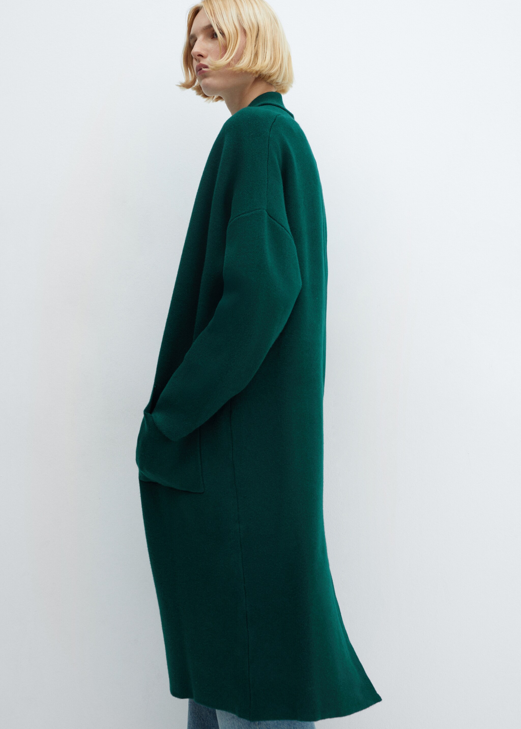 Oversized knitted coat with pockets - Details of the article 2