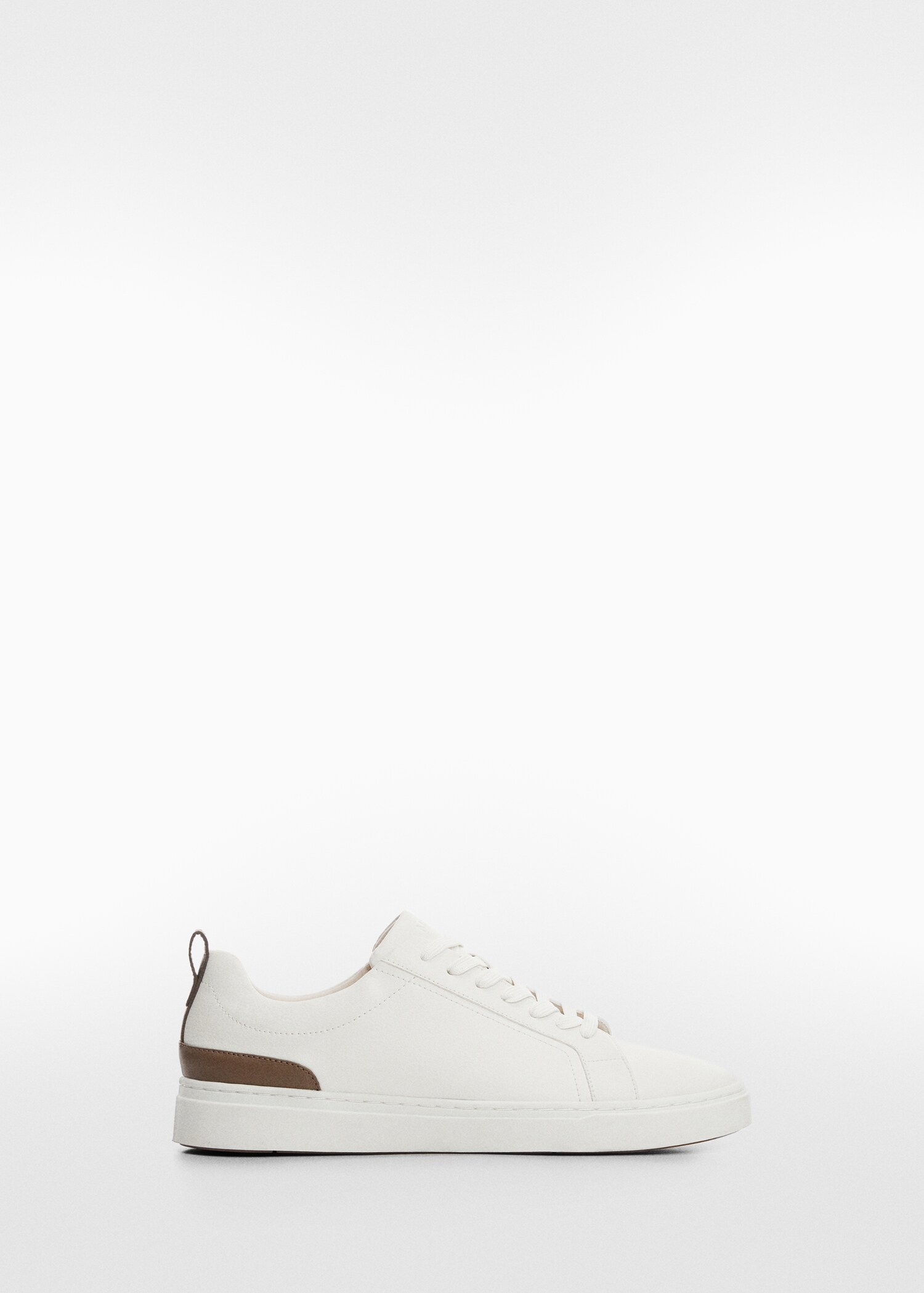 Scarpe sportive con applicazioni a contrasto - Articolo senza modello