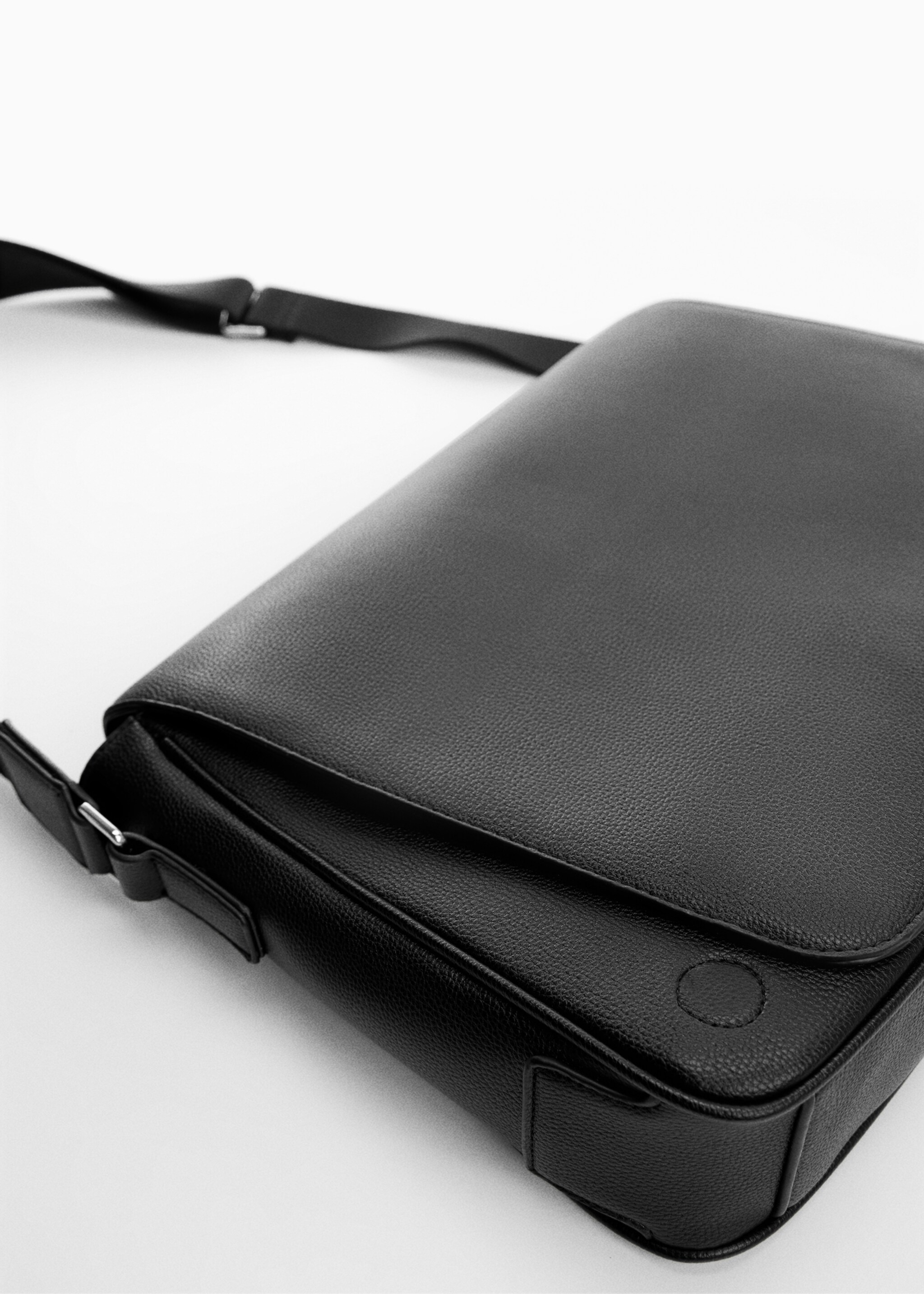 Geantă crossbody cu aspect de piele botalată - Detaliu al articolului 3
