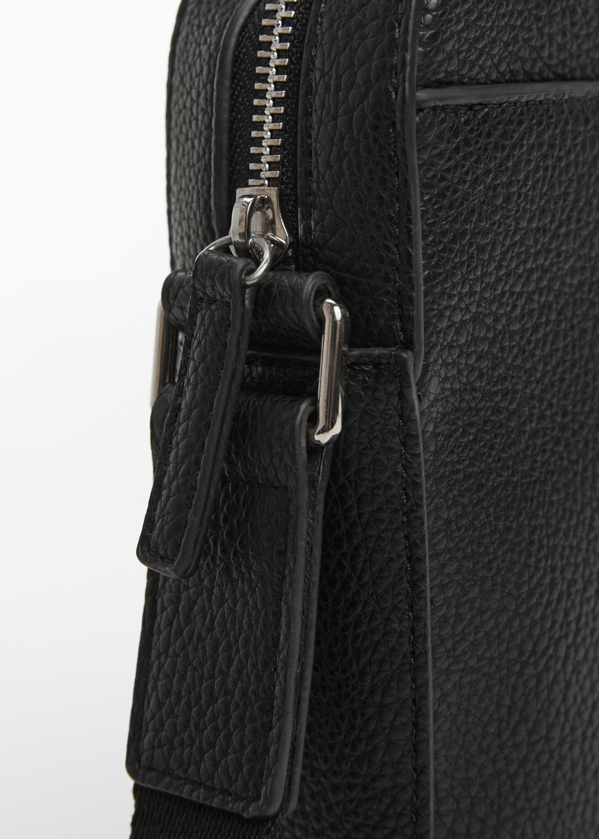 Leather-effect shoulder bag - Details of the article 3