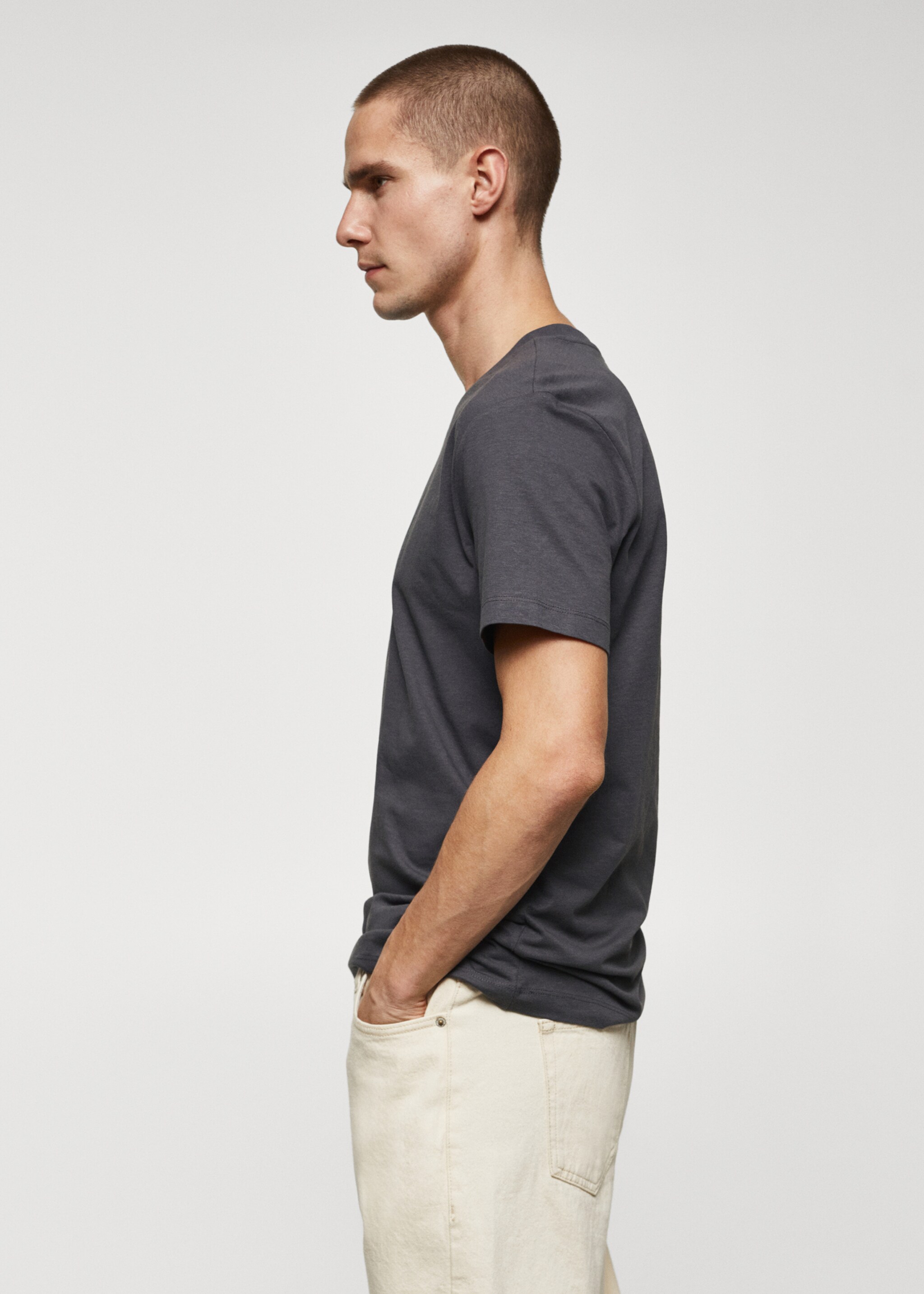 Basic cotton V-neck T-shirt - Details of the article 2, Dark Grey. Ref: 67090643-00.