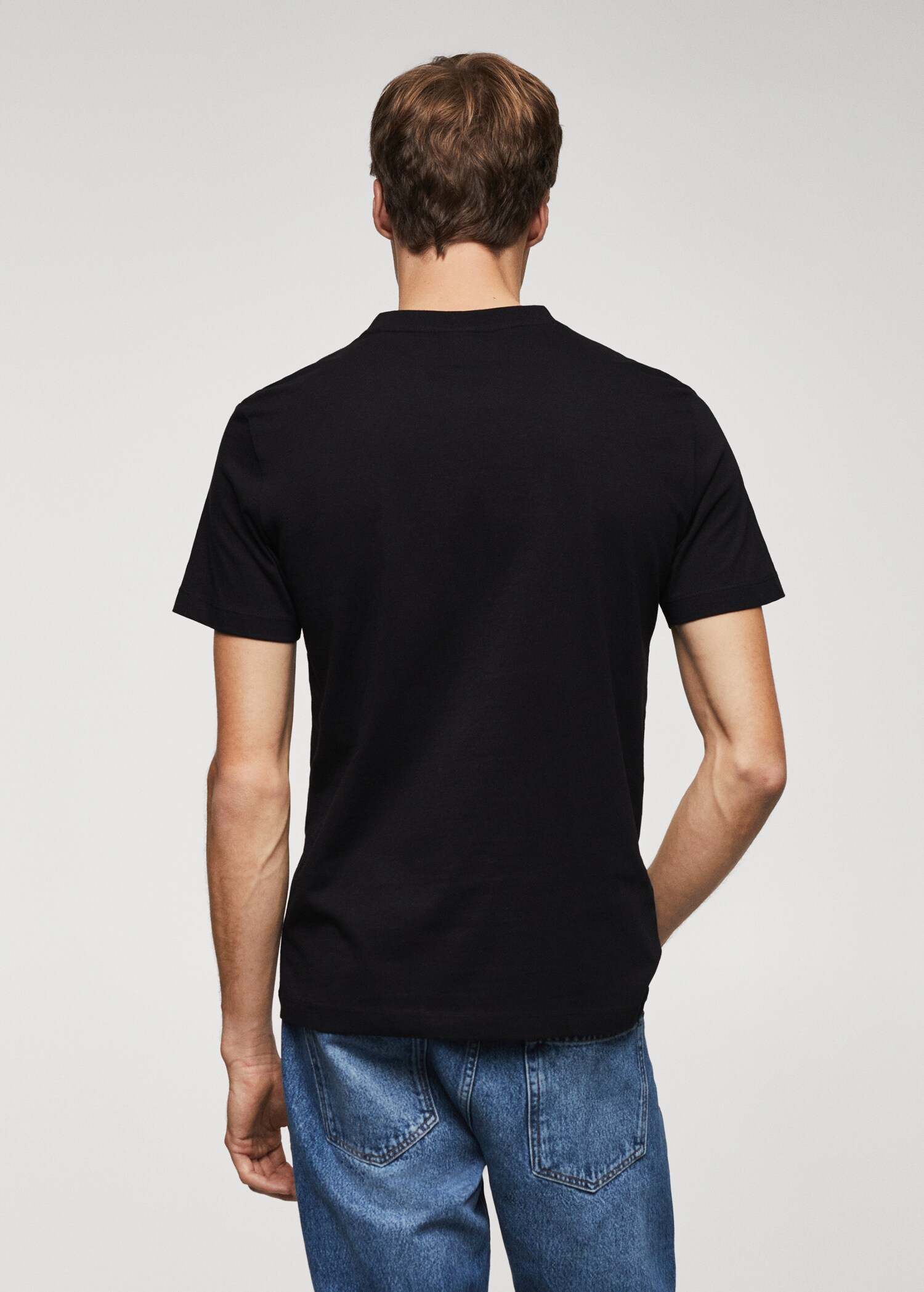 V-ringad t-shirt i bomull - Artikelns baksida